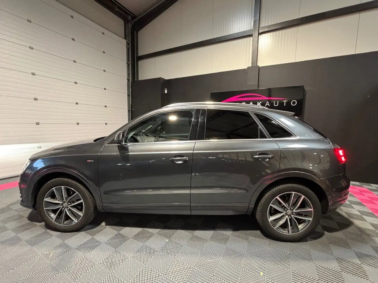 Audi Q3 1.4 TFSI COD Ultra 150 ch S line Gris - 2