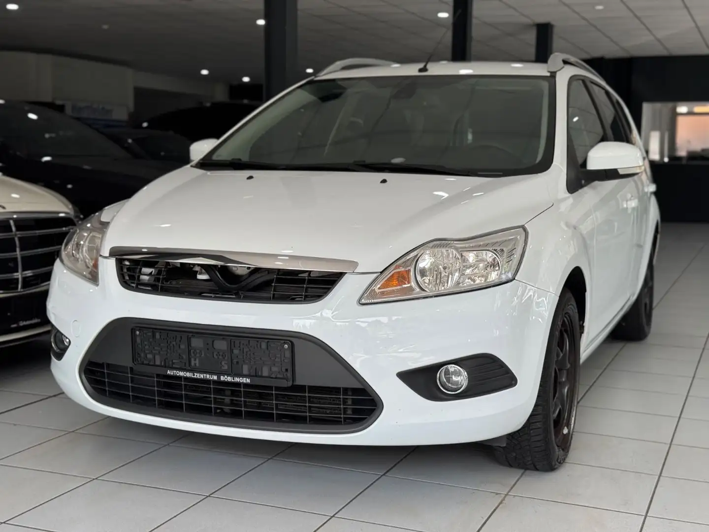 Ford Focus Turnier Style +*AUTOMATIK*KLIMA*PARK-ASSIS Weiß - 2