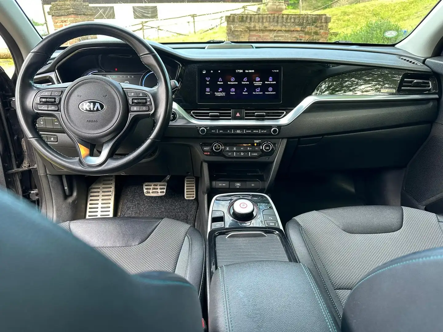 Kia e-Niro Niro I 2020 e-Niro 64 kWh Style Šedá - 2