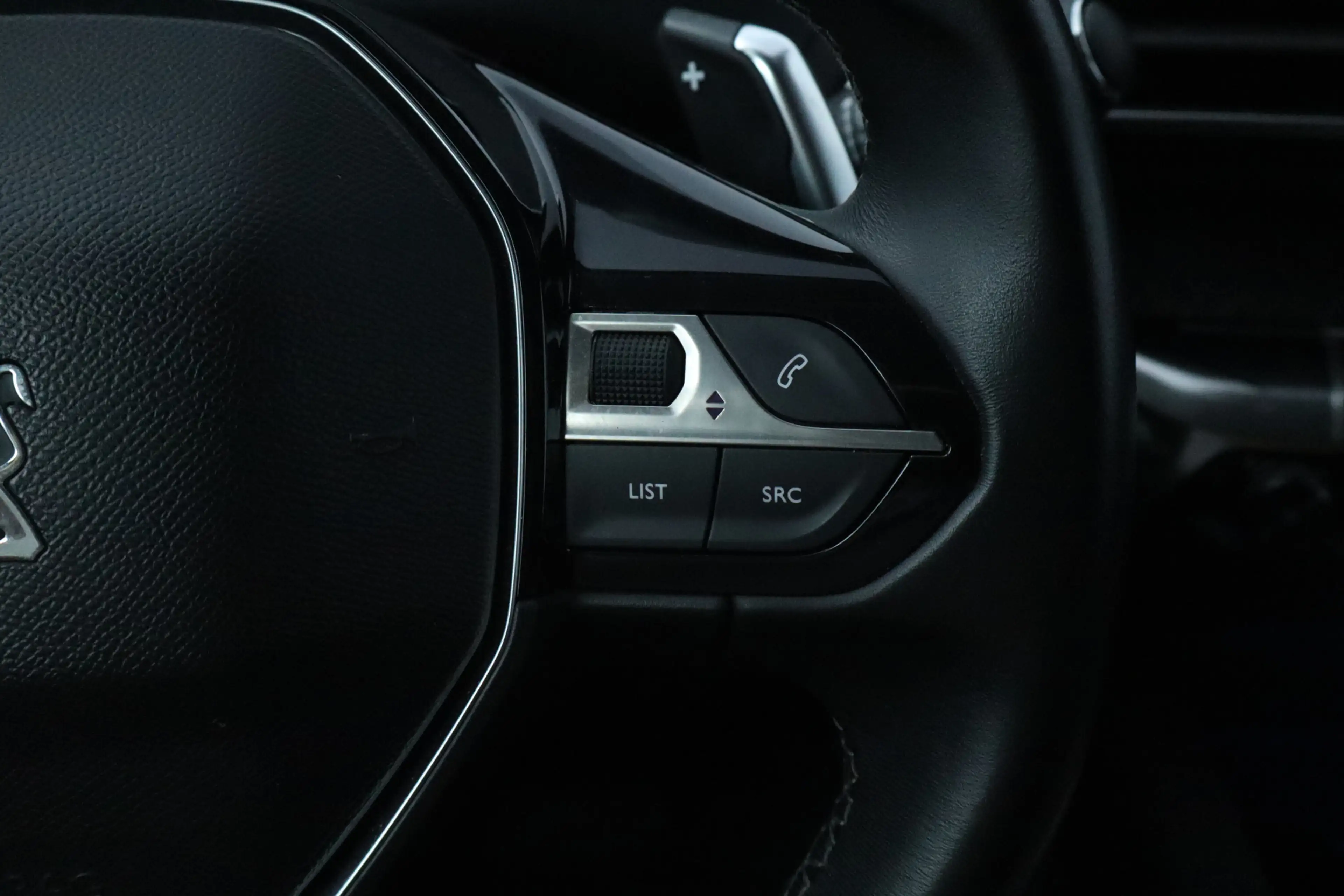 Peugeot 3008 1.2 PureTech Allure/ D-Riem verv: 95.000 Kilometer — photo 37