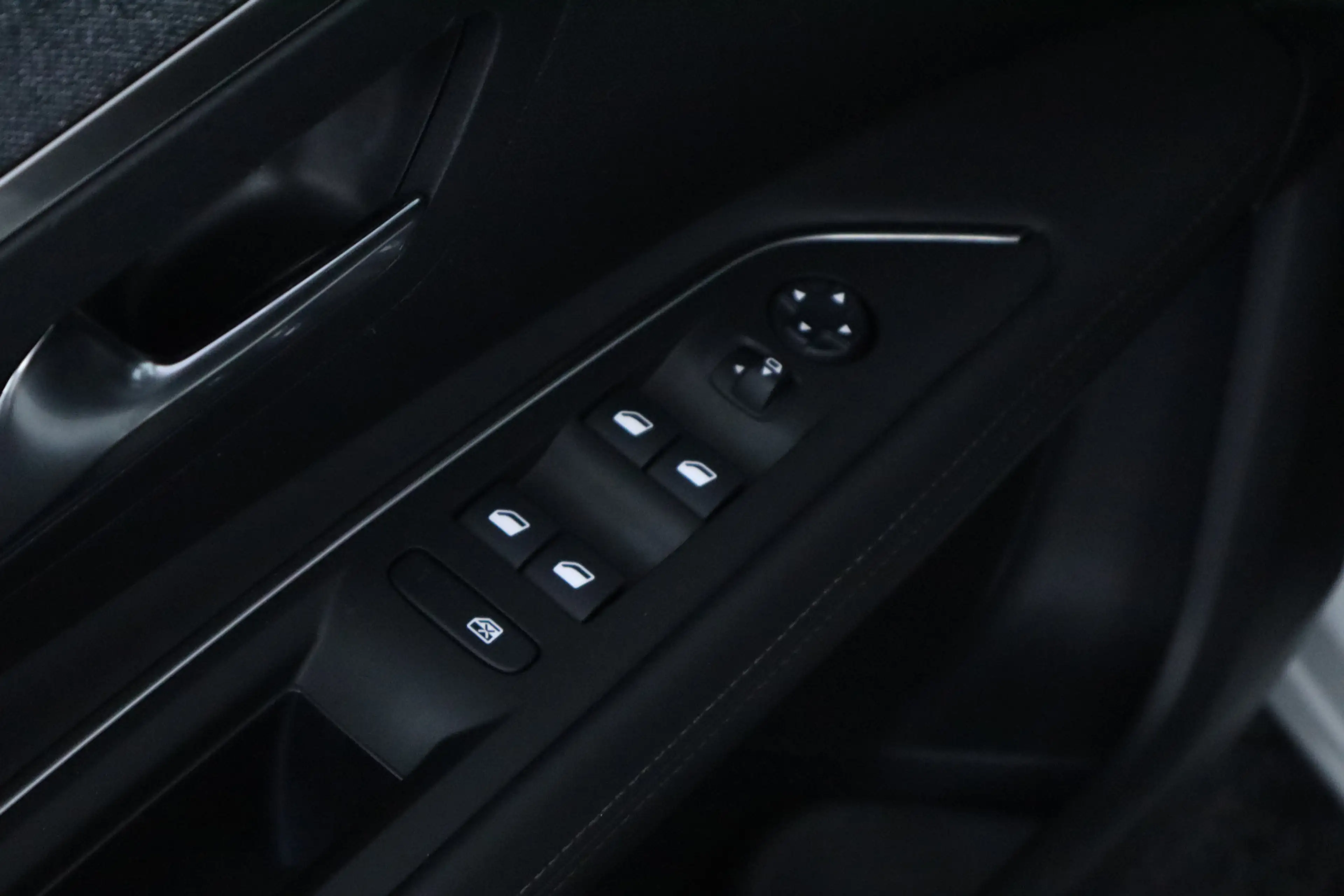 Peugeot 3008 1.2 PureTech Allure/ D-Riem verv: 95.000 Kilometer — photo 34