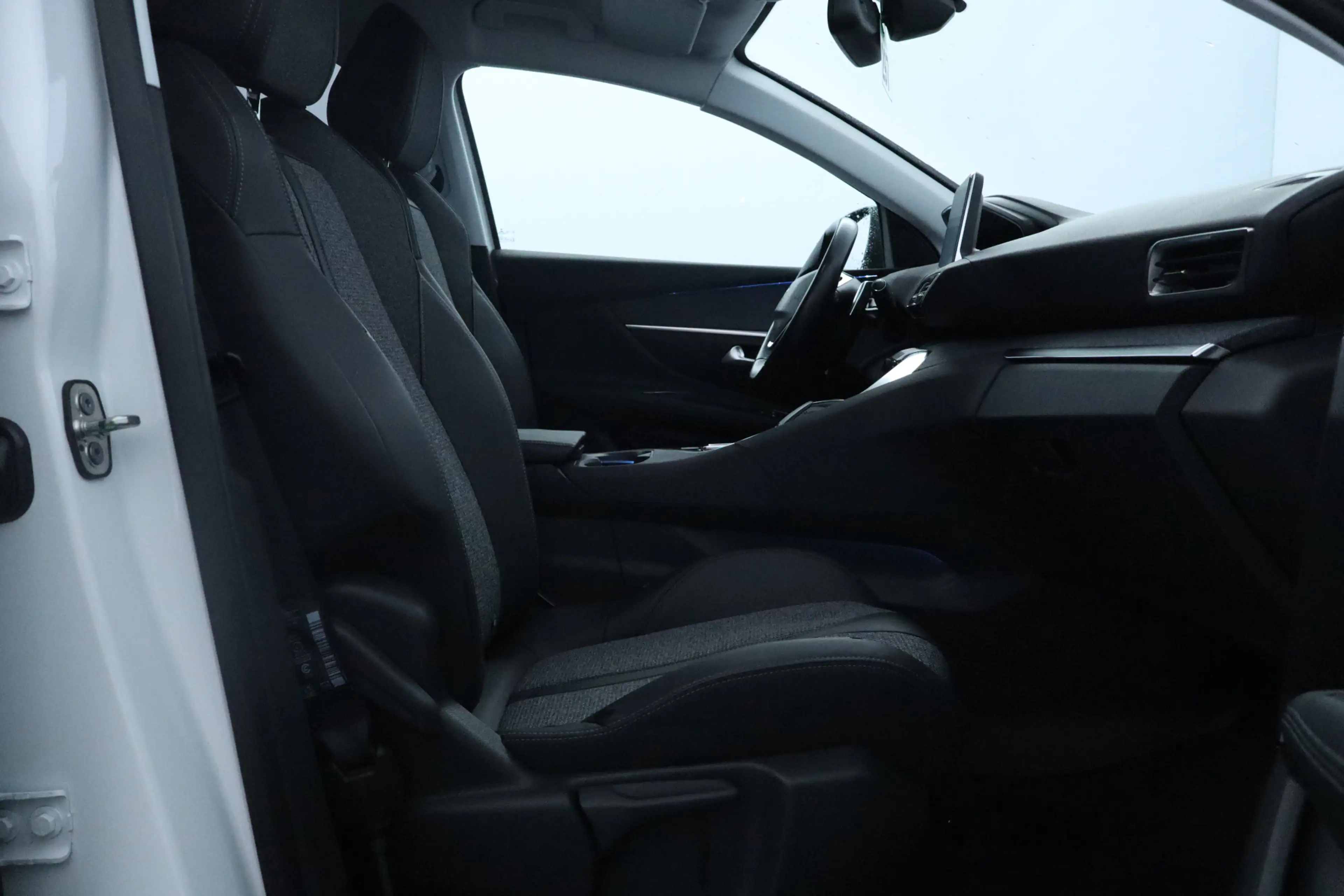 Peugeot 3008 1.2 PureTech Allure/ D-Riem verv: 95.000 Kilometer — photo 32