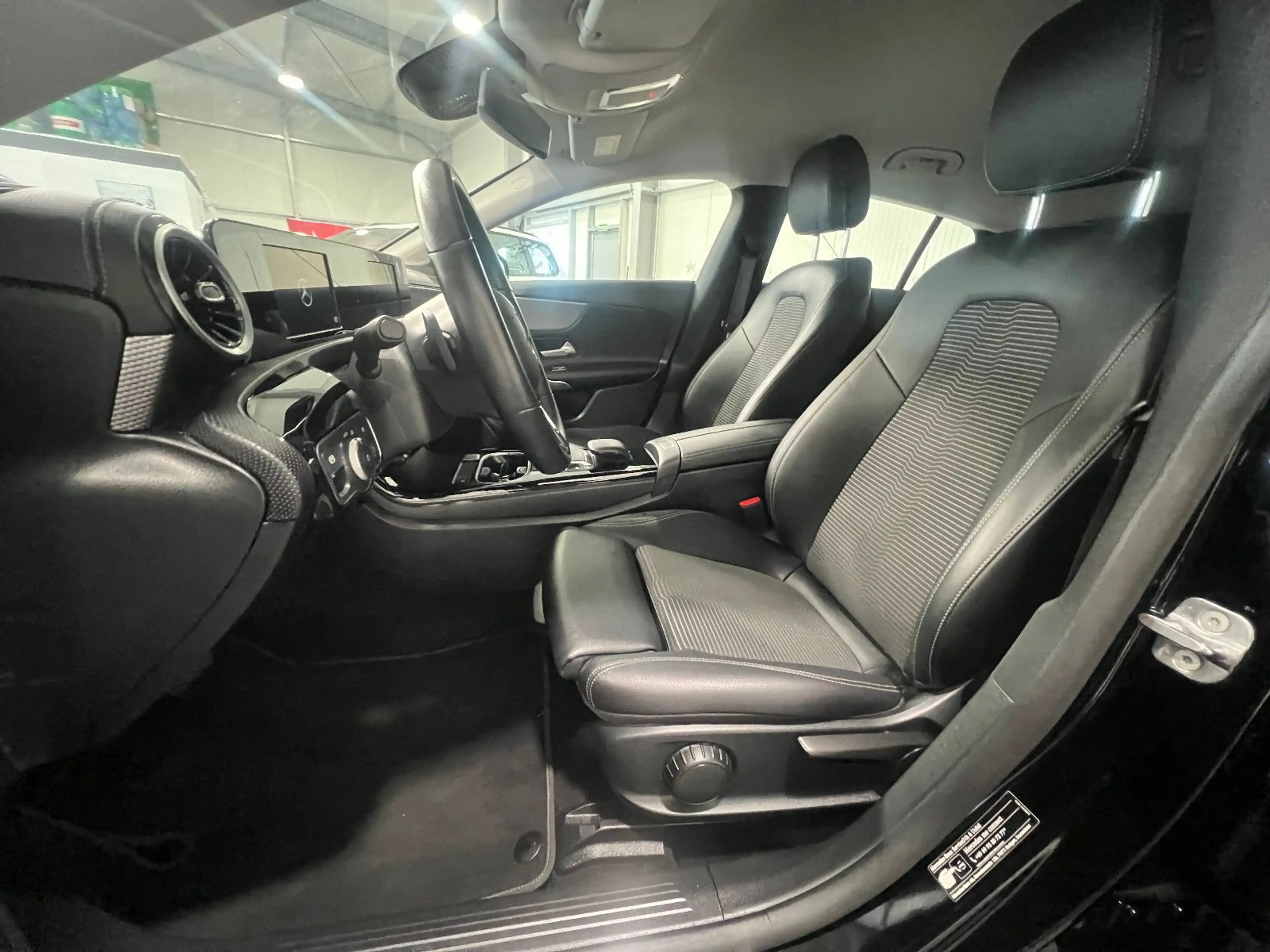 Mercedes-Benz CLA 180 CLA 180 d Shooting Brake Automatik **Navi*LED** — photo 11