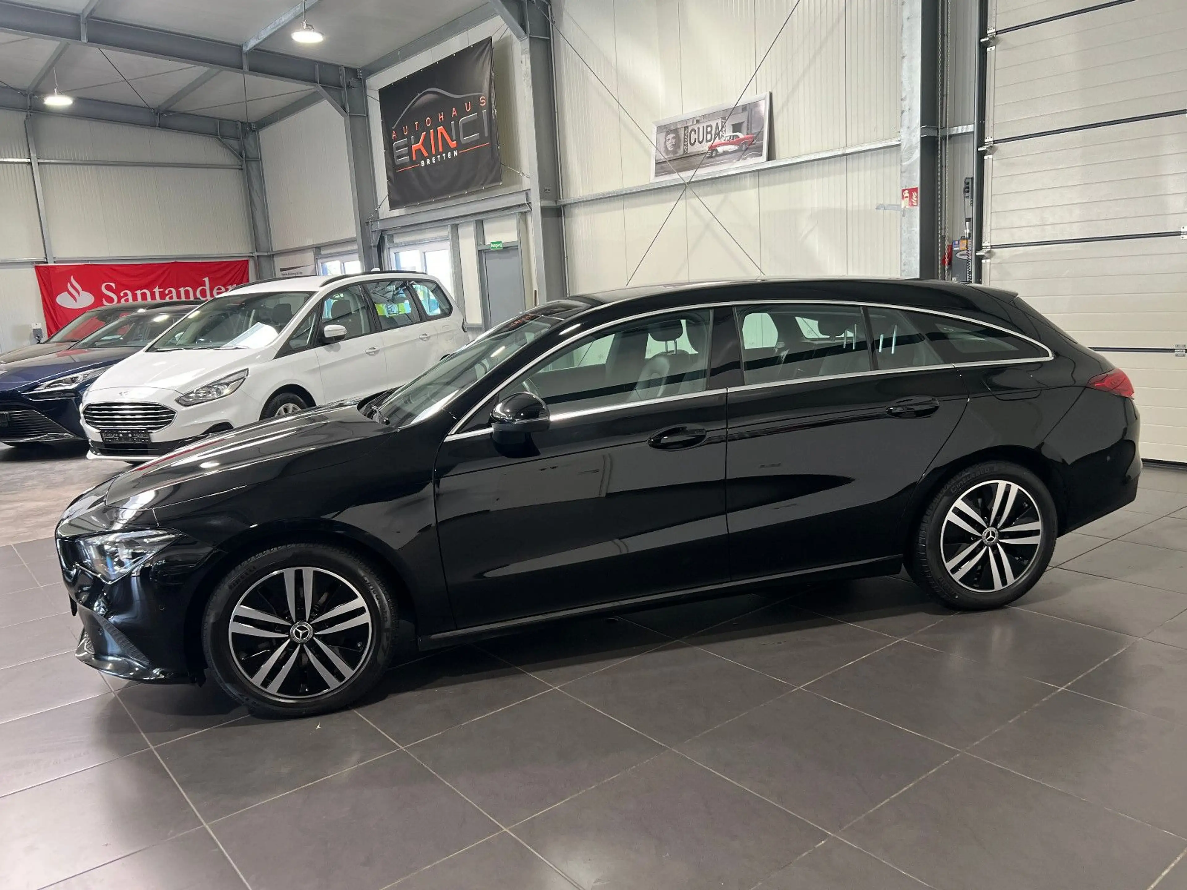Mercedes-Benz CLA 180 CLA 180 d Shooting Brake Automatik **Navi*LED** — photo 2