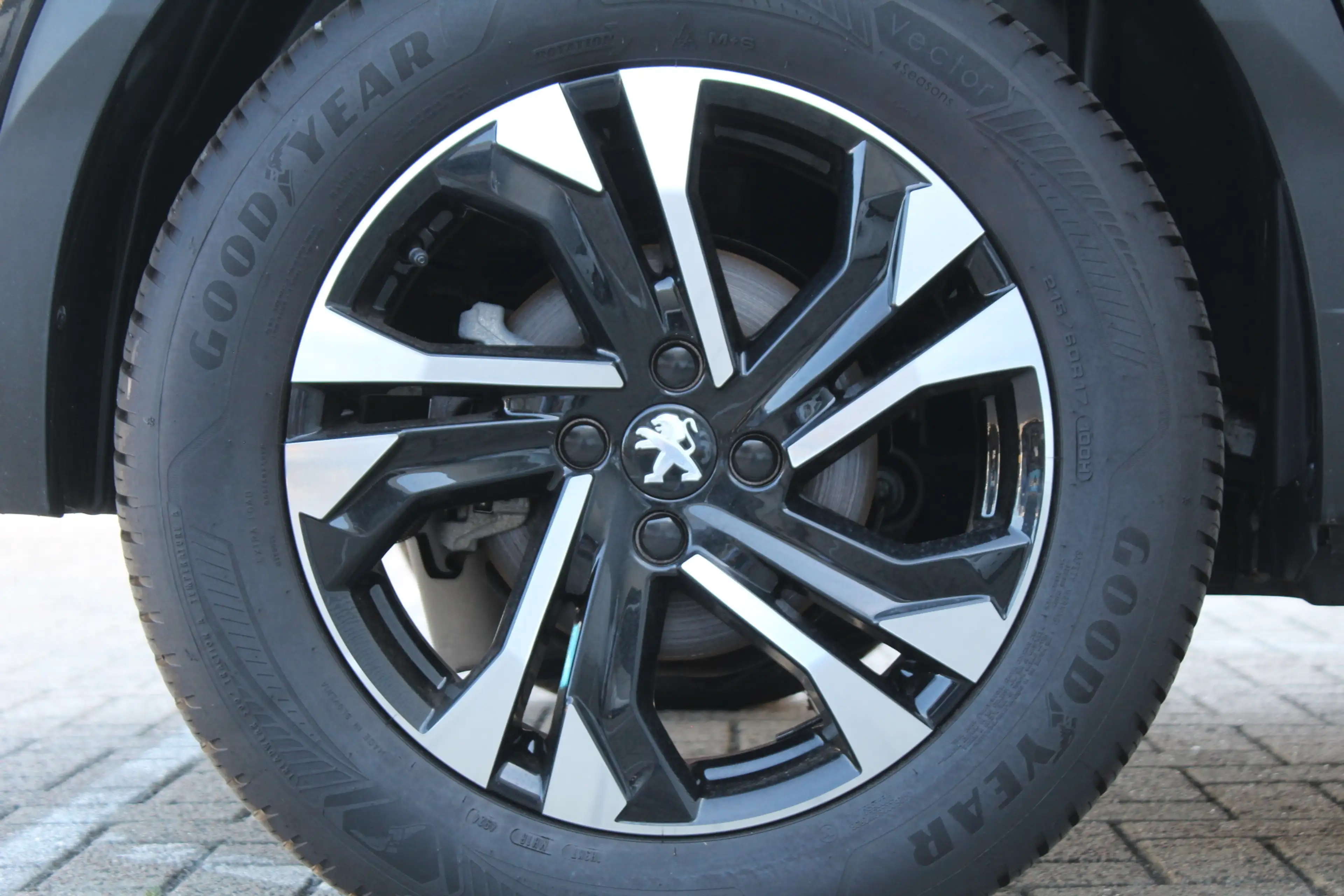 Peugeot e-2008 EV GT 50 kWh | Panoramadak | Stoelverwarming | BLI — photo 7