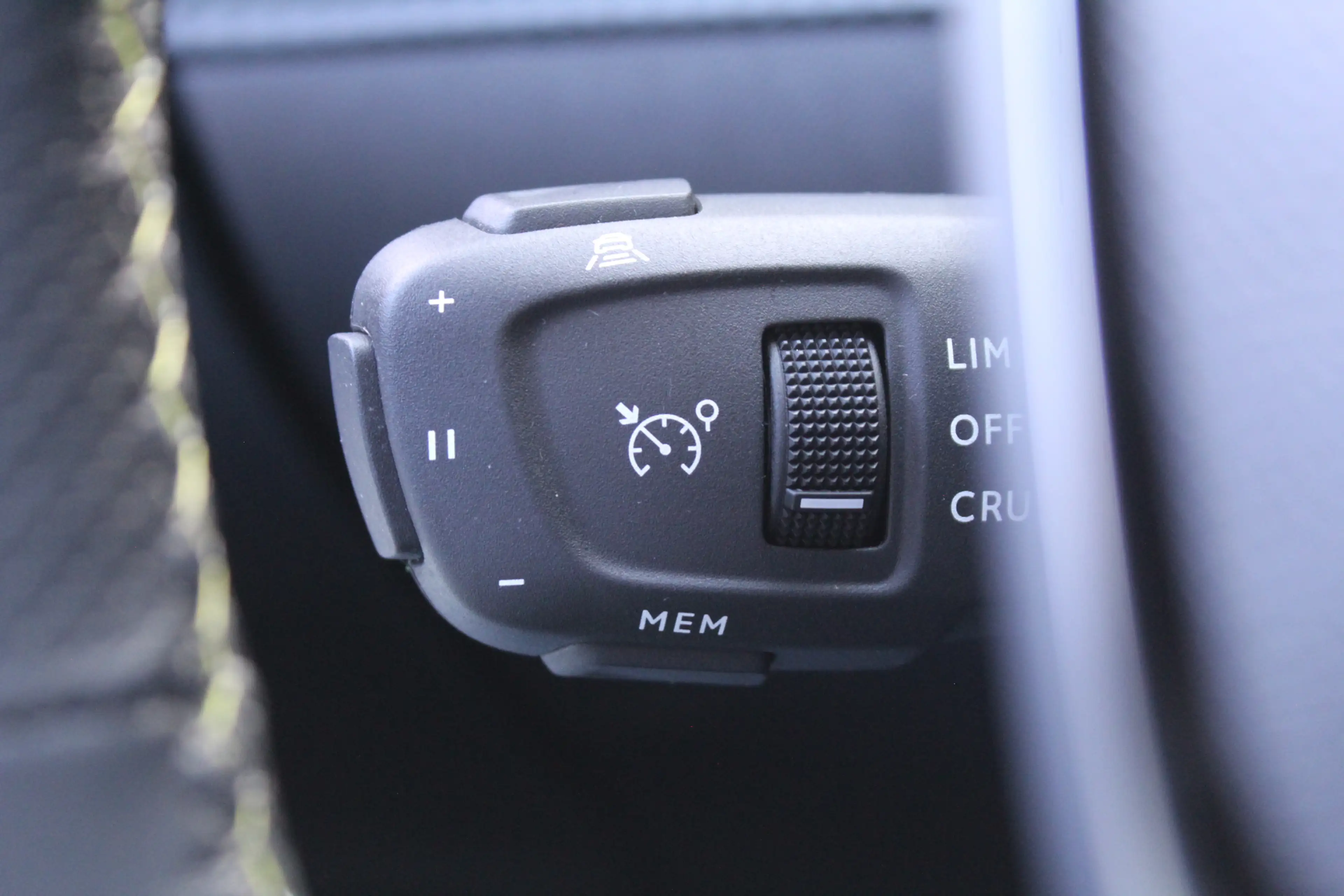 Peugeot e-2008 EV GT 50 kWh | Panoramadak | Stoelverwarming | BLI — photo 13