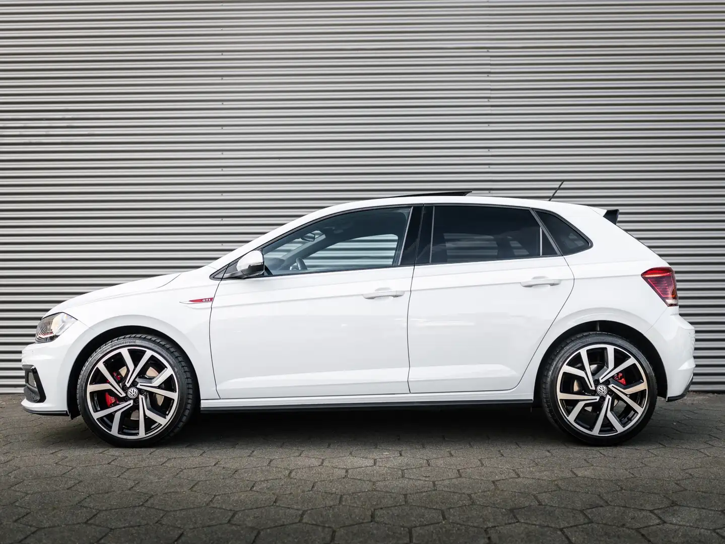 Volkswagen Polo GTI 2.0 TSI PANO BEATS CAMERA VIRTUAL CRUISE Wit - 2