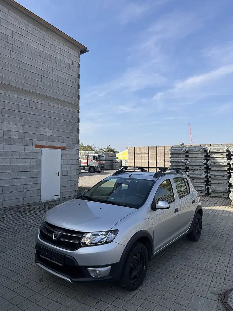 Dacia Sandero Stepway Ambiance TCe 90 Grau - 1
