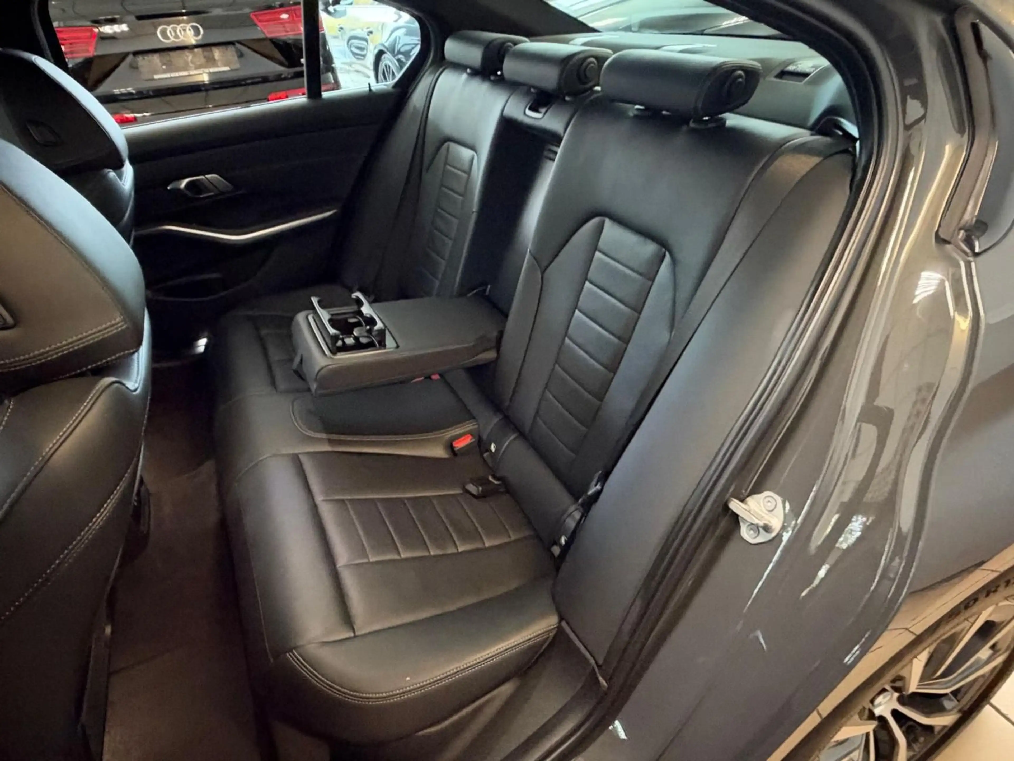 BMW 320 d Advantage 1.Hand LED Digital Key-Go CarPlay PDC — photo 11
