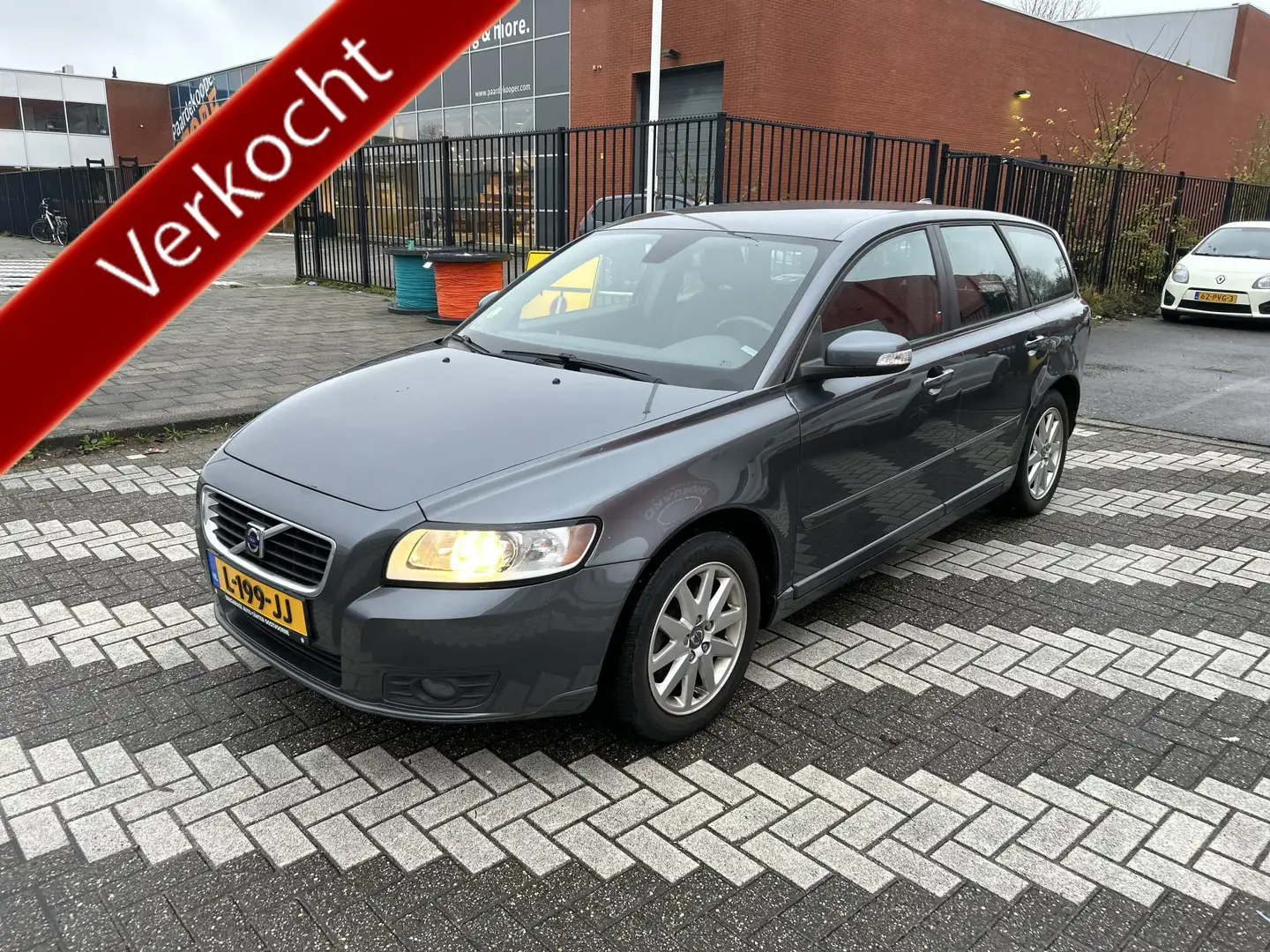 Volvo V50 1.8 | Cruise control | Airco | Trekhaak | Inruilko Grijs - 1