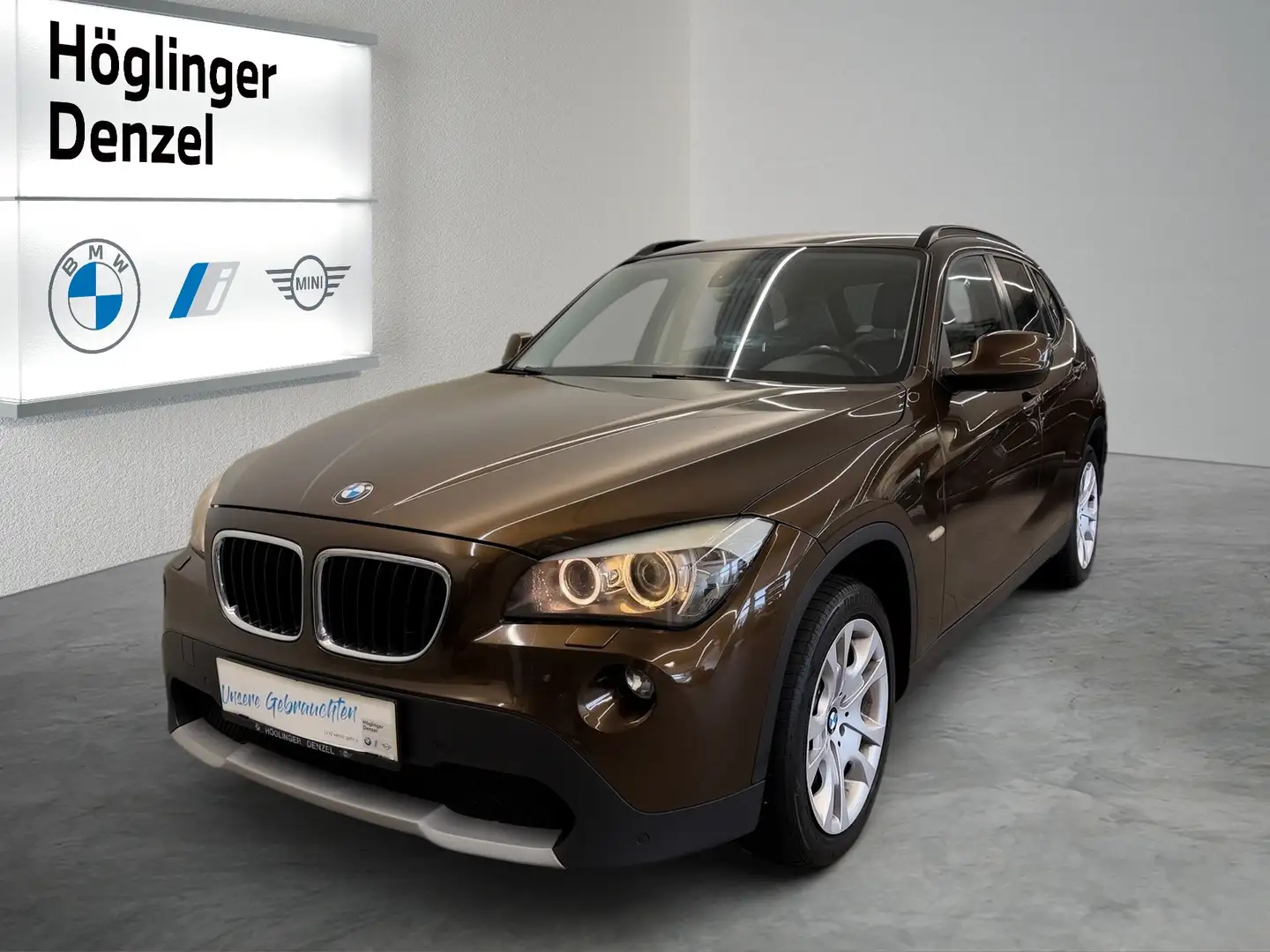 BMW X1 xDrive18d Österreich Paket Braun - 1