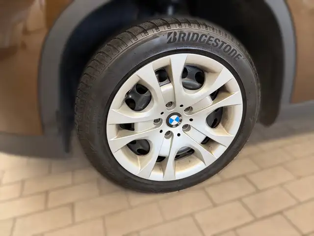 BMW X1 view 3