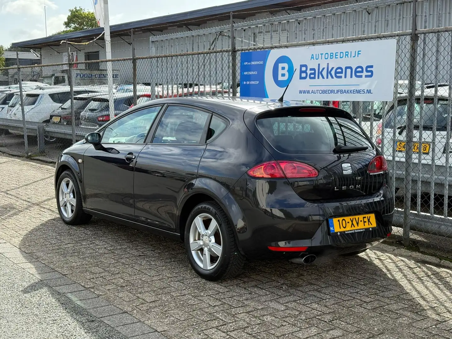 SEAT Leon 1.6 Sportstyle | Airco | Cruise | NAP Noir - 2