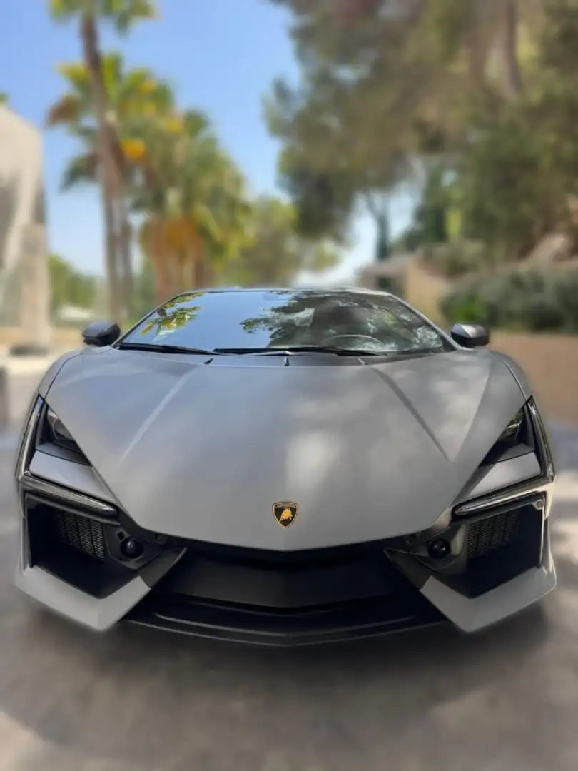 Lamborghini Revuelto Gris - 2