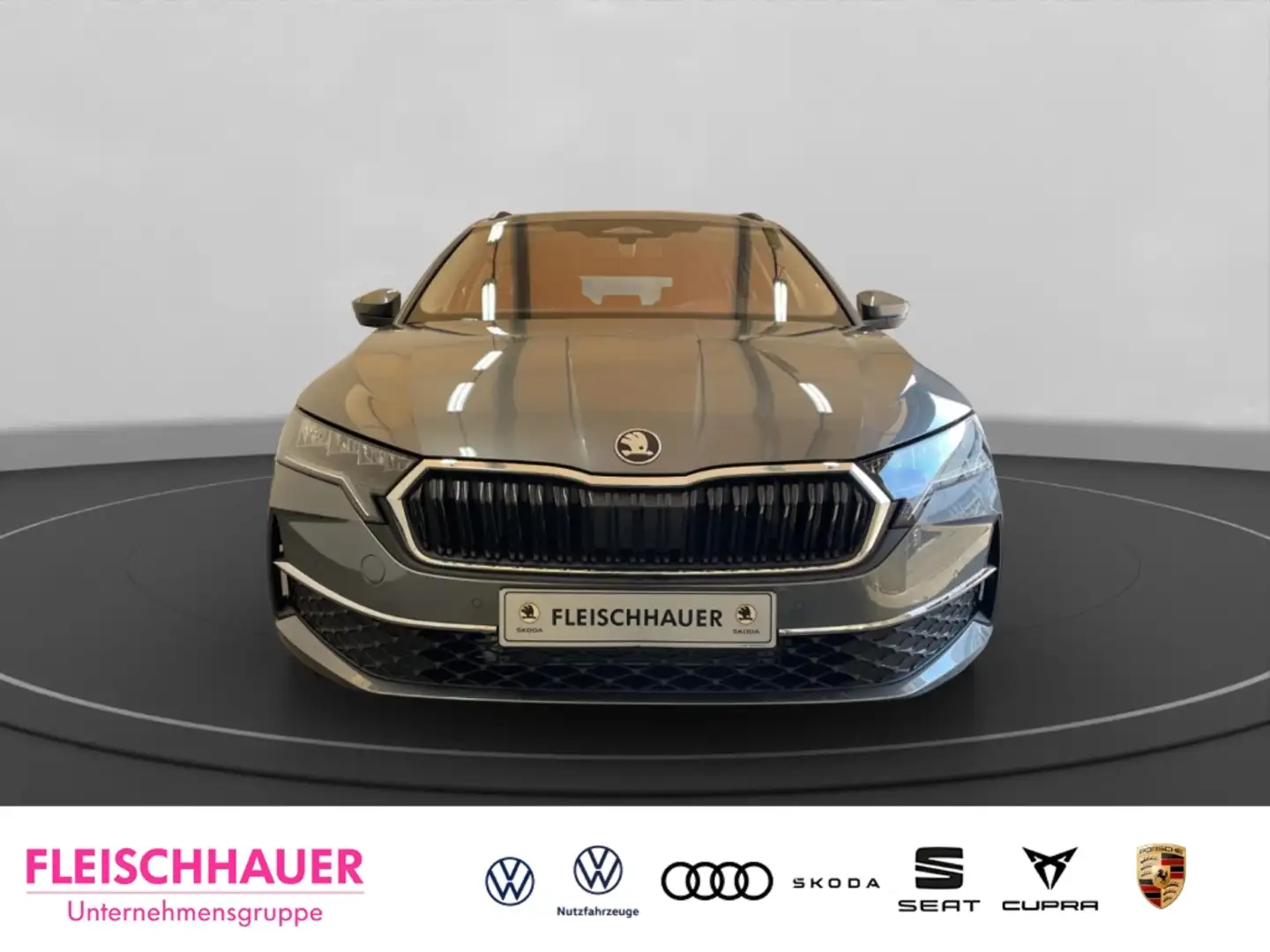 Skoda Octavia Combi 1.5 TSI Selection AHK Navi Kamera Grau - 2