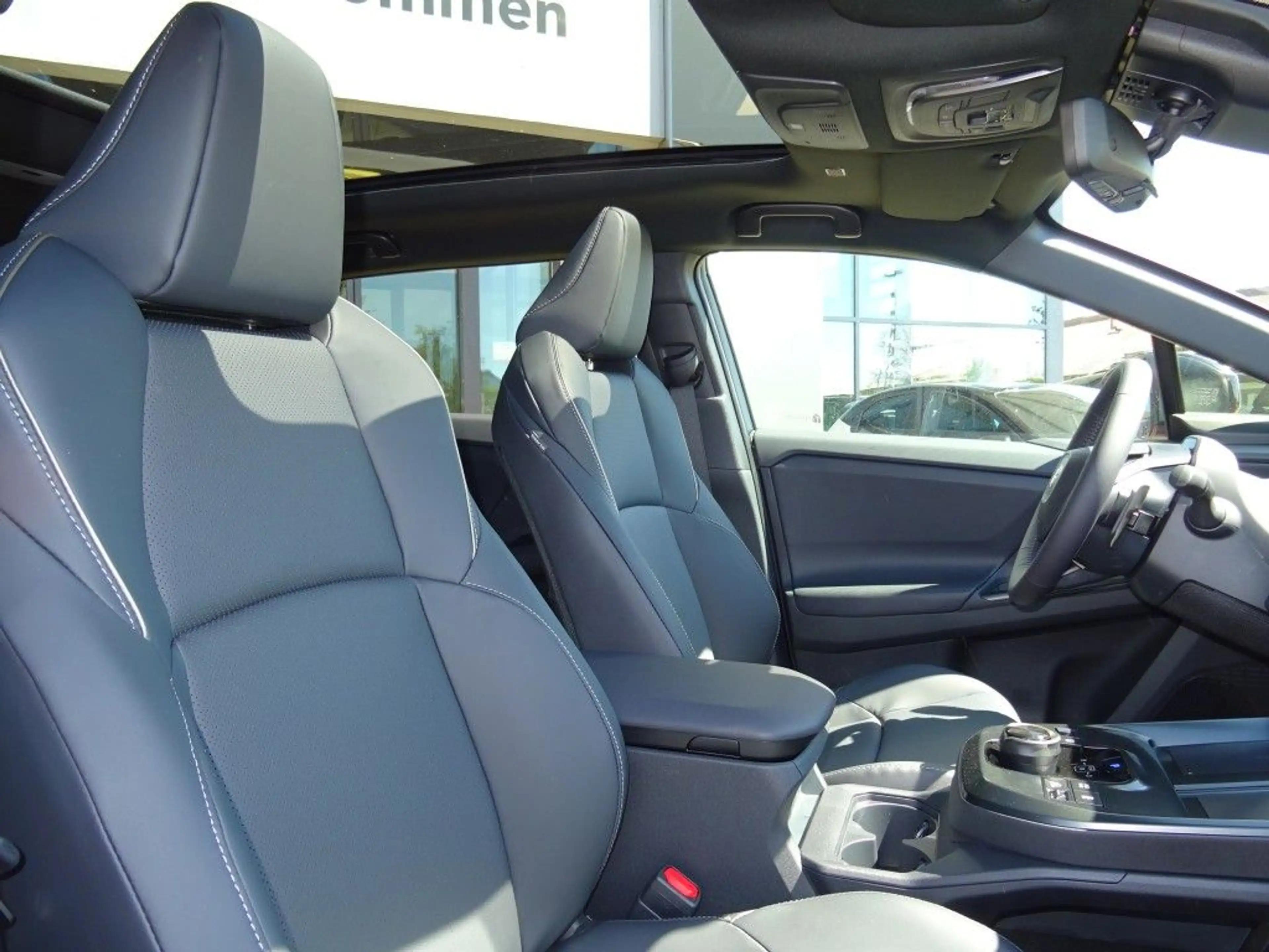 Toyota bZ4X AWD Lounge + Sky & Sound Voll — photo 10