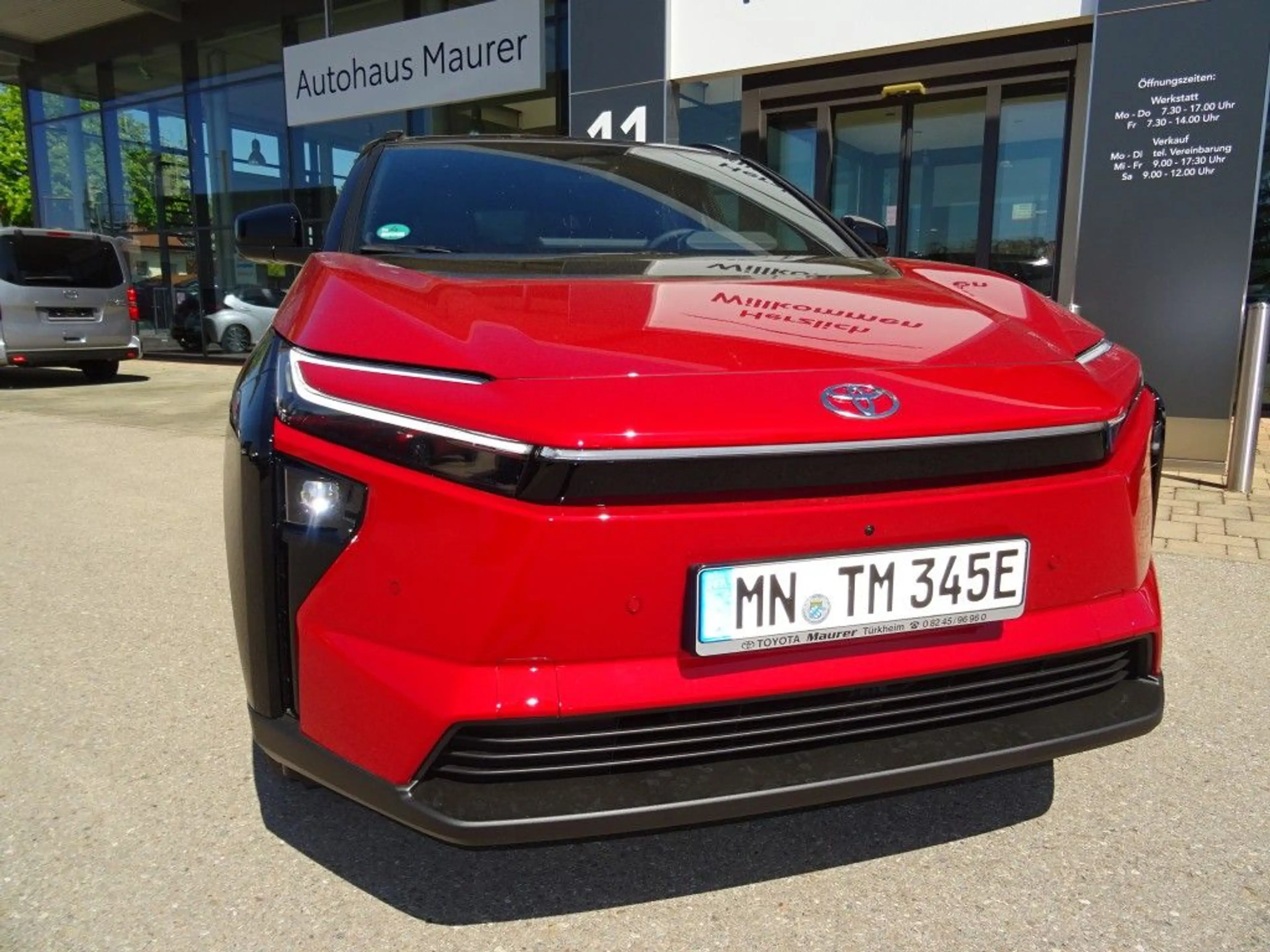 Toyota bZ4X AWD Lounge + Sky & Sound Voll — photo 2