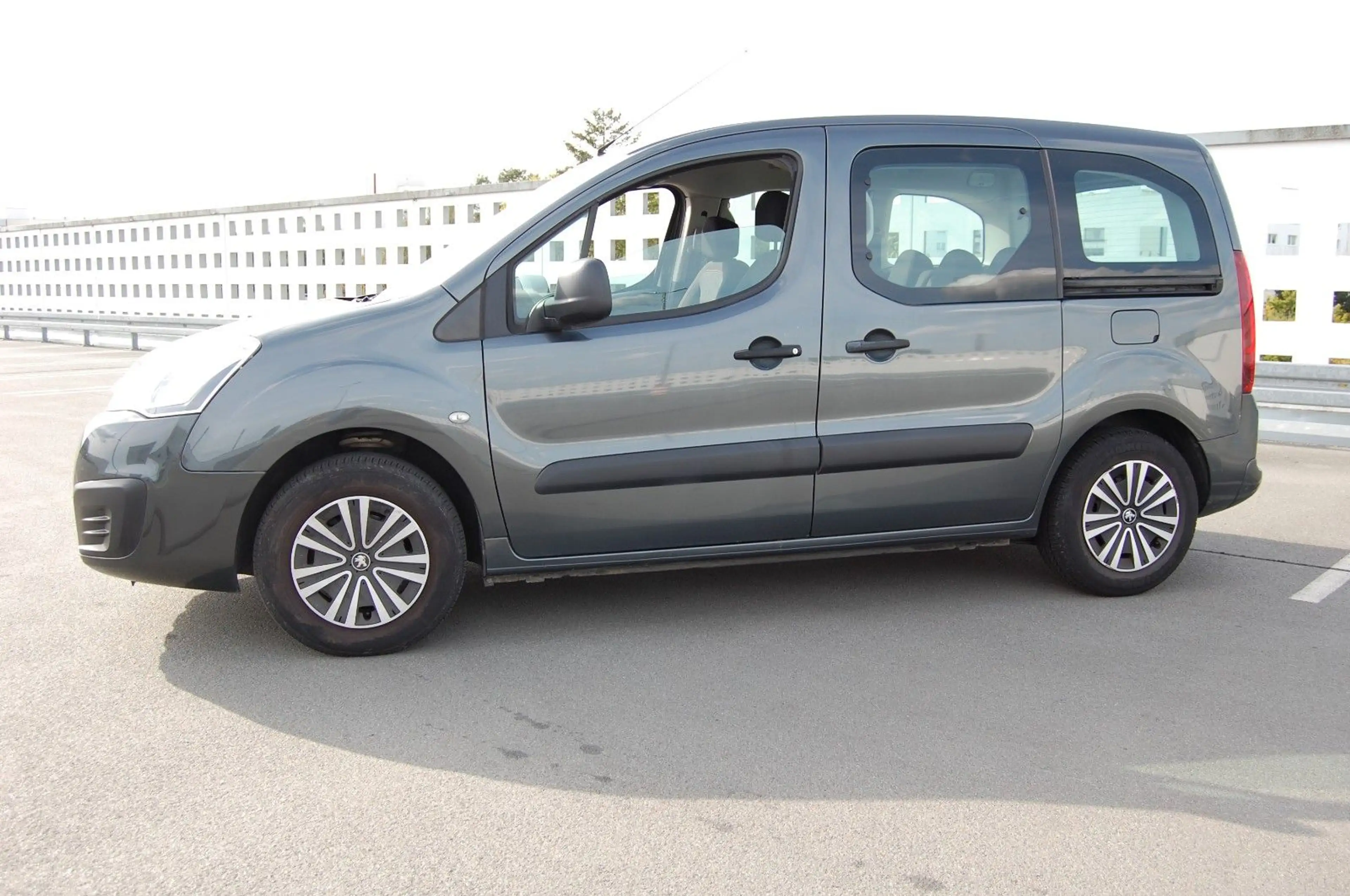 Peugeot Partner 1.2-PureTech,110PS,Klima,Zahnriem neu — photo 7