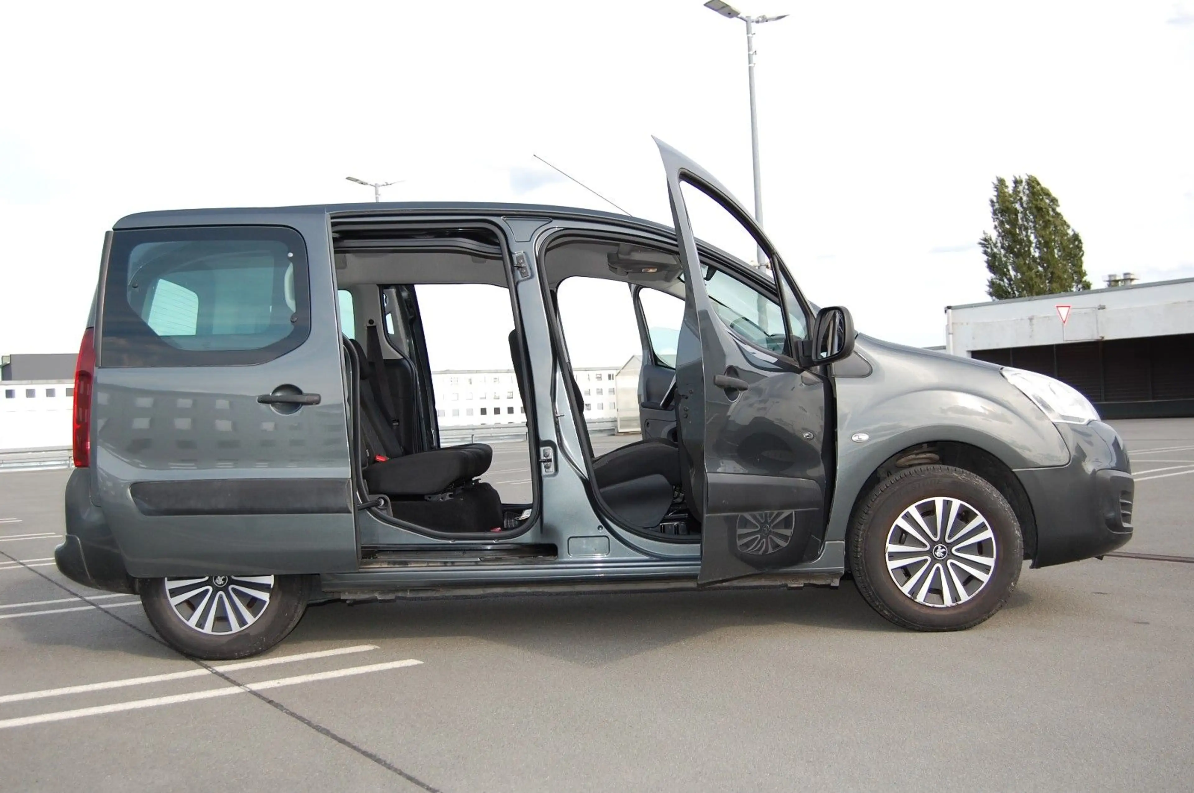 Peugeot Partner 1.2-PureTech,110PS,Klima,Zahnriem neu — photo 12