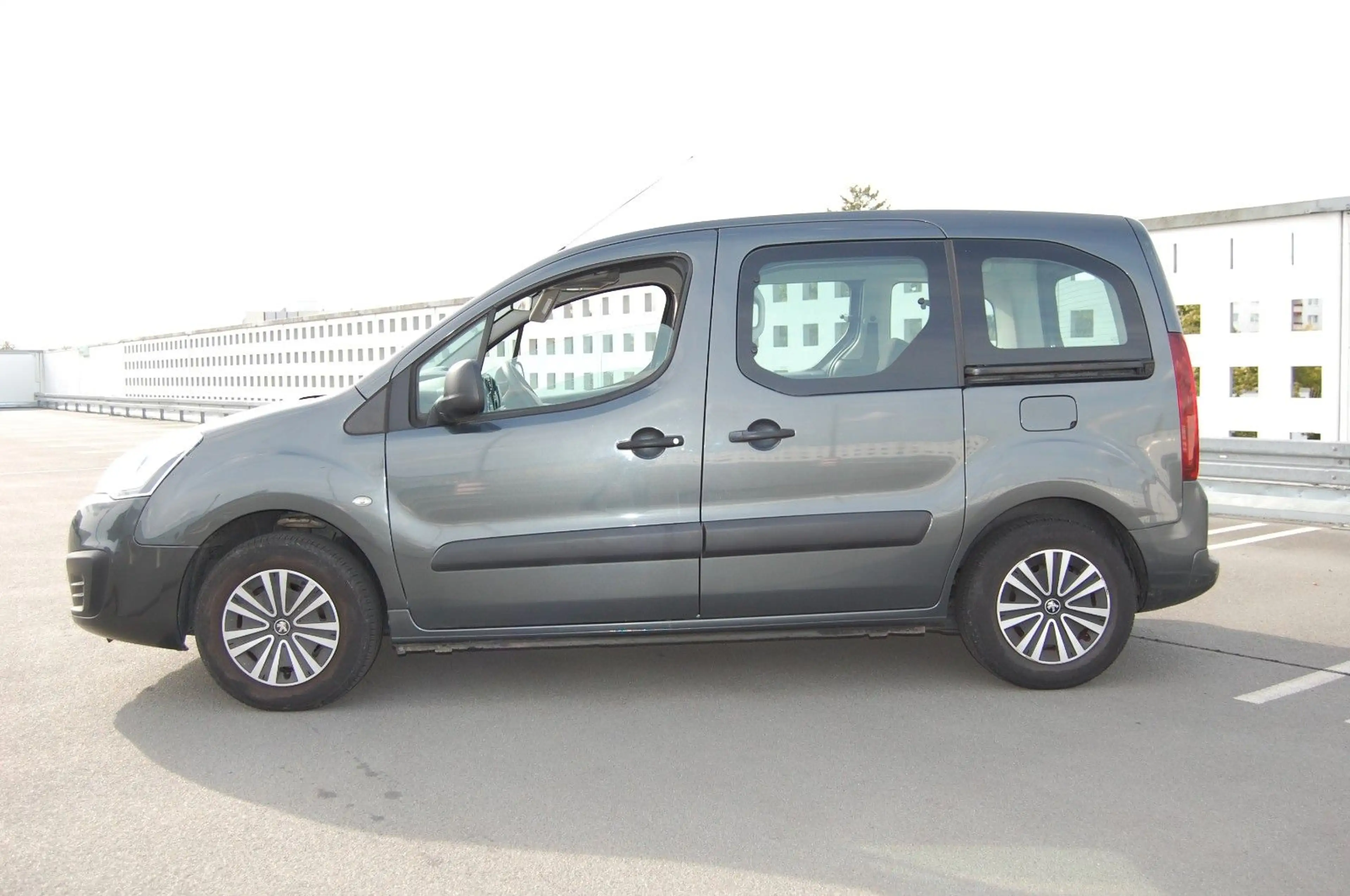 Peugeot Partner 1.2-PureTech,110PS,Klima,Zahnriem neu — photo 11