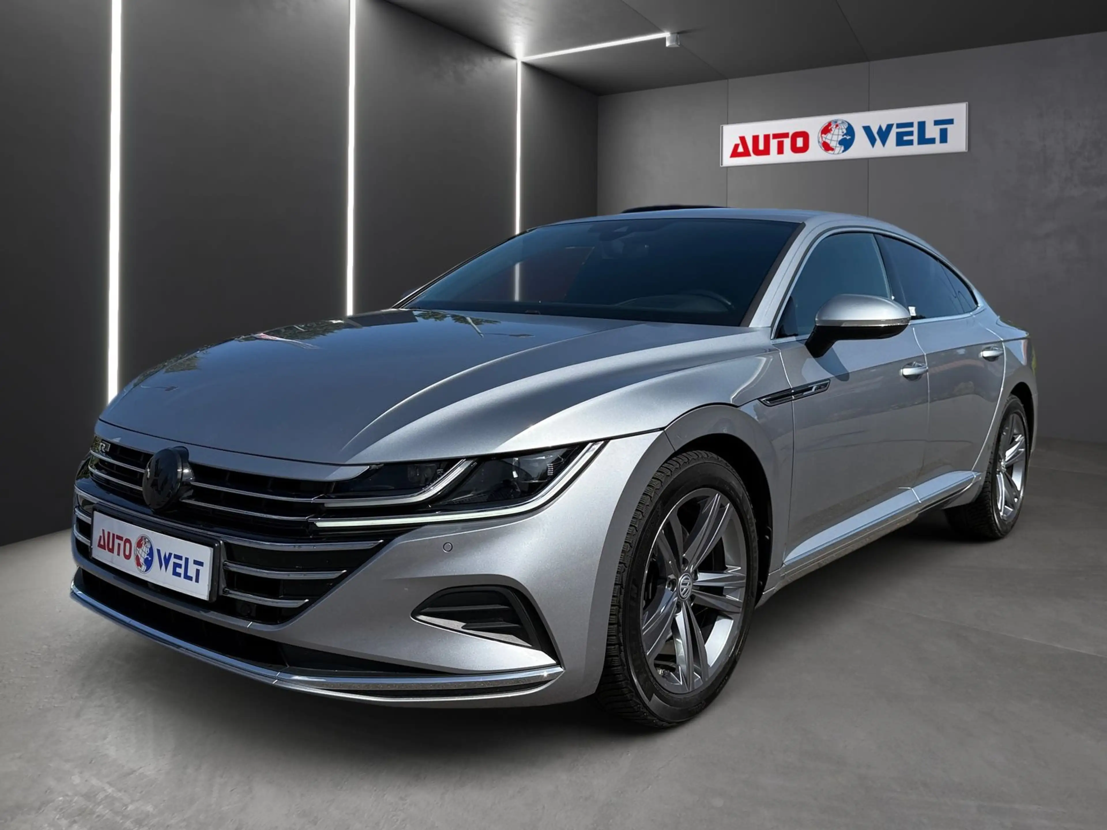 Volkswagen Arteon 2.0 TDI R-Line DSG Navi LED ACC AHK 360°