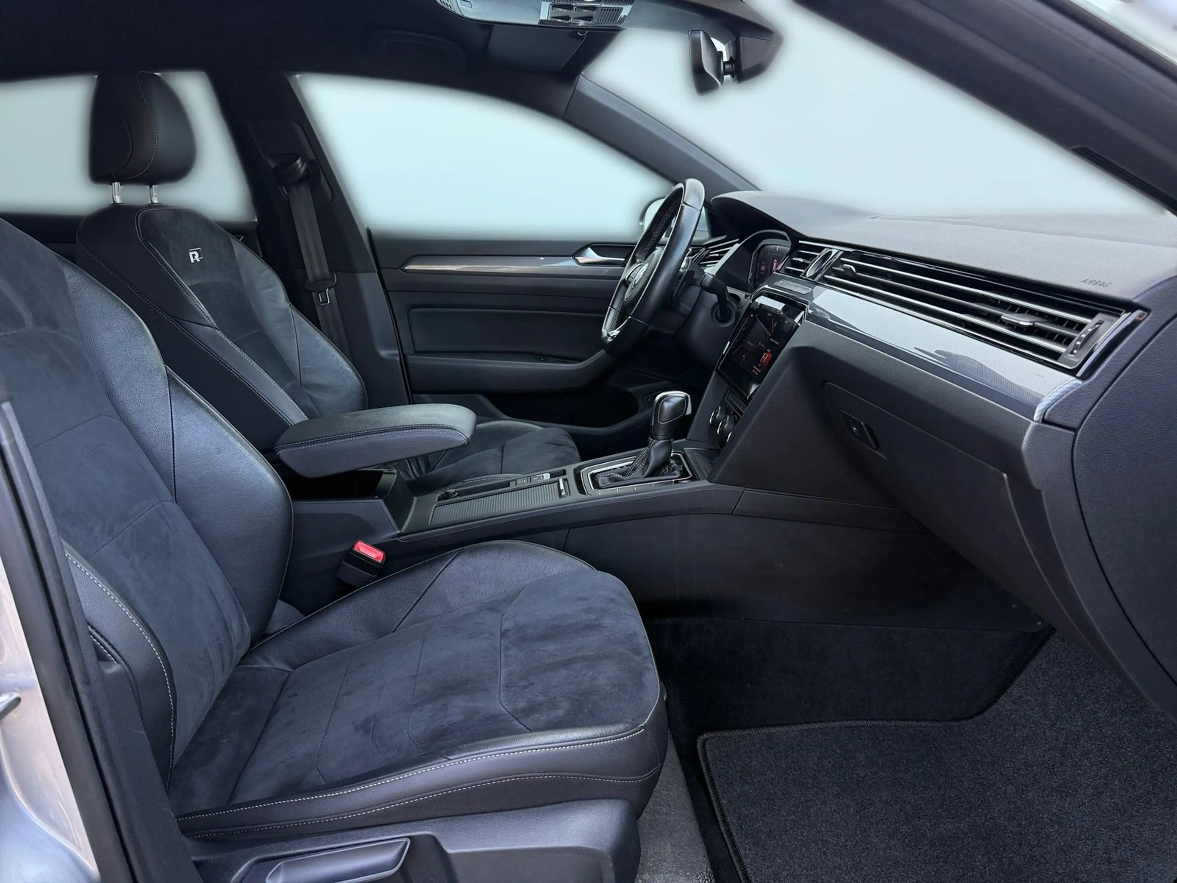 Volkswagen Arteon 2.0 TDI R-Line DSG Navi LED ACC AHK 360° — photo 15