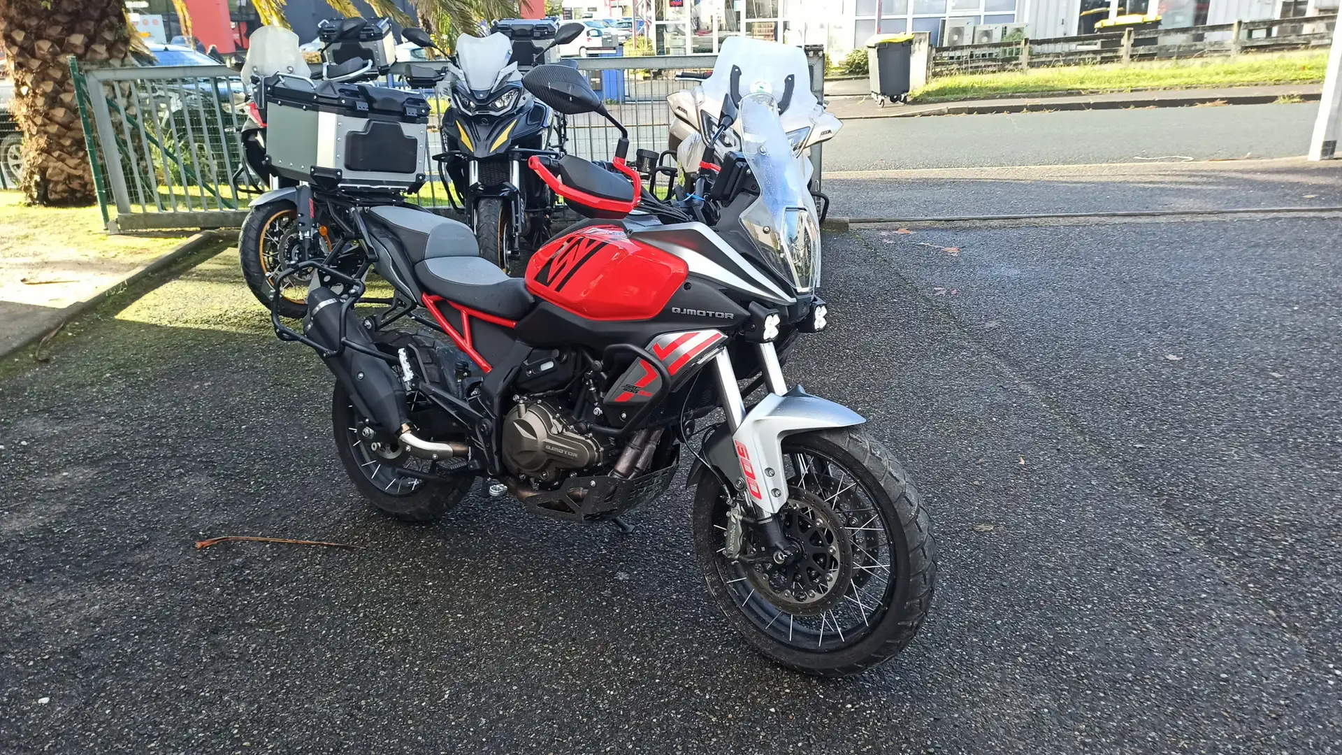 QJ Motor Sonstige Rot - 1