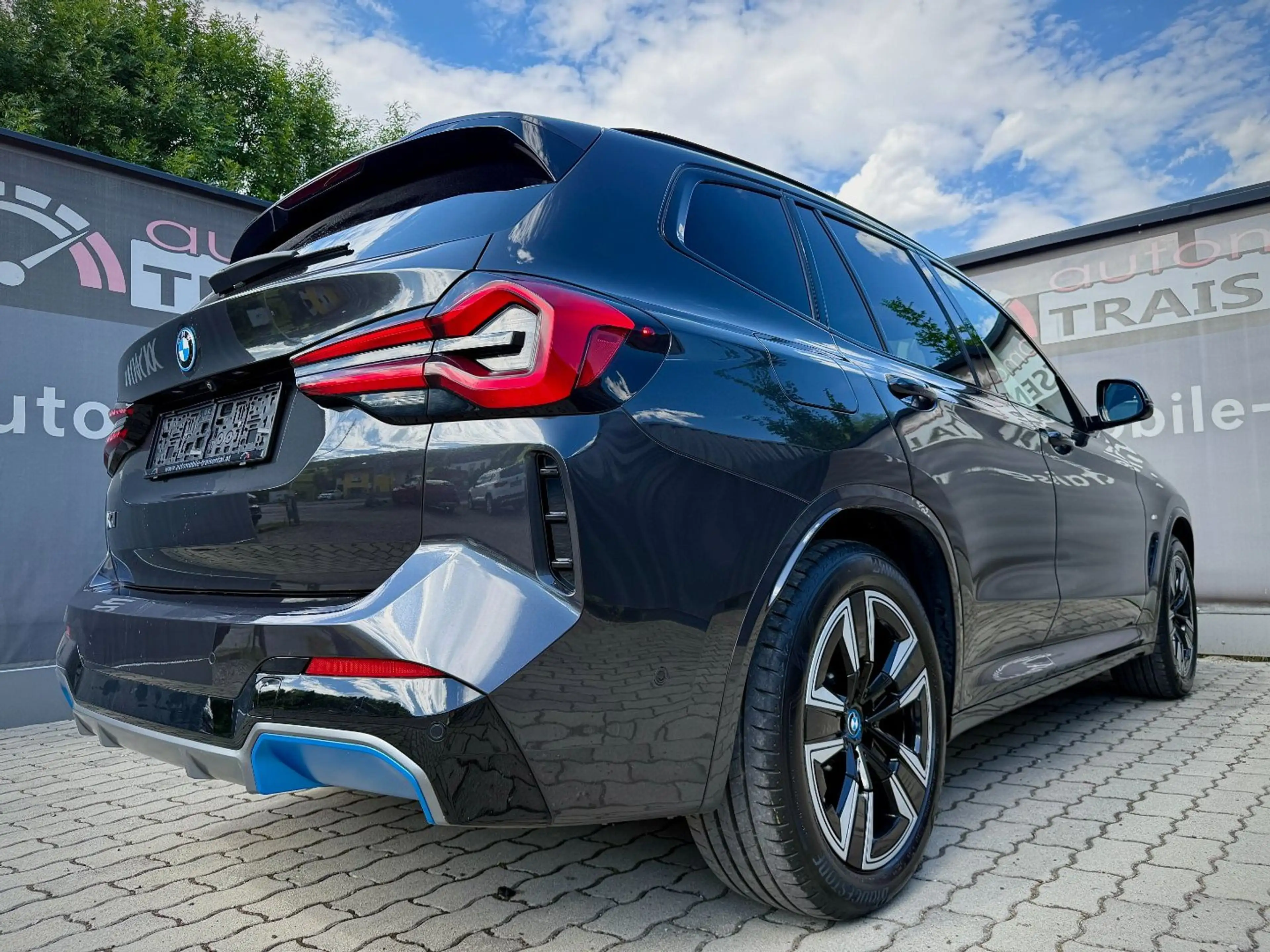 BMW iX3 73,8kWh M-Sport /Panorama/LED/AHV/Kamera — photo 8