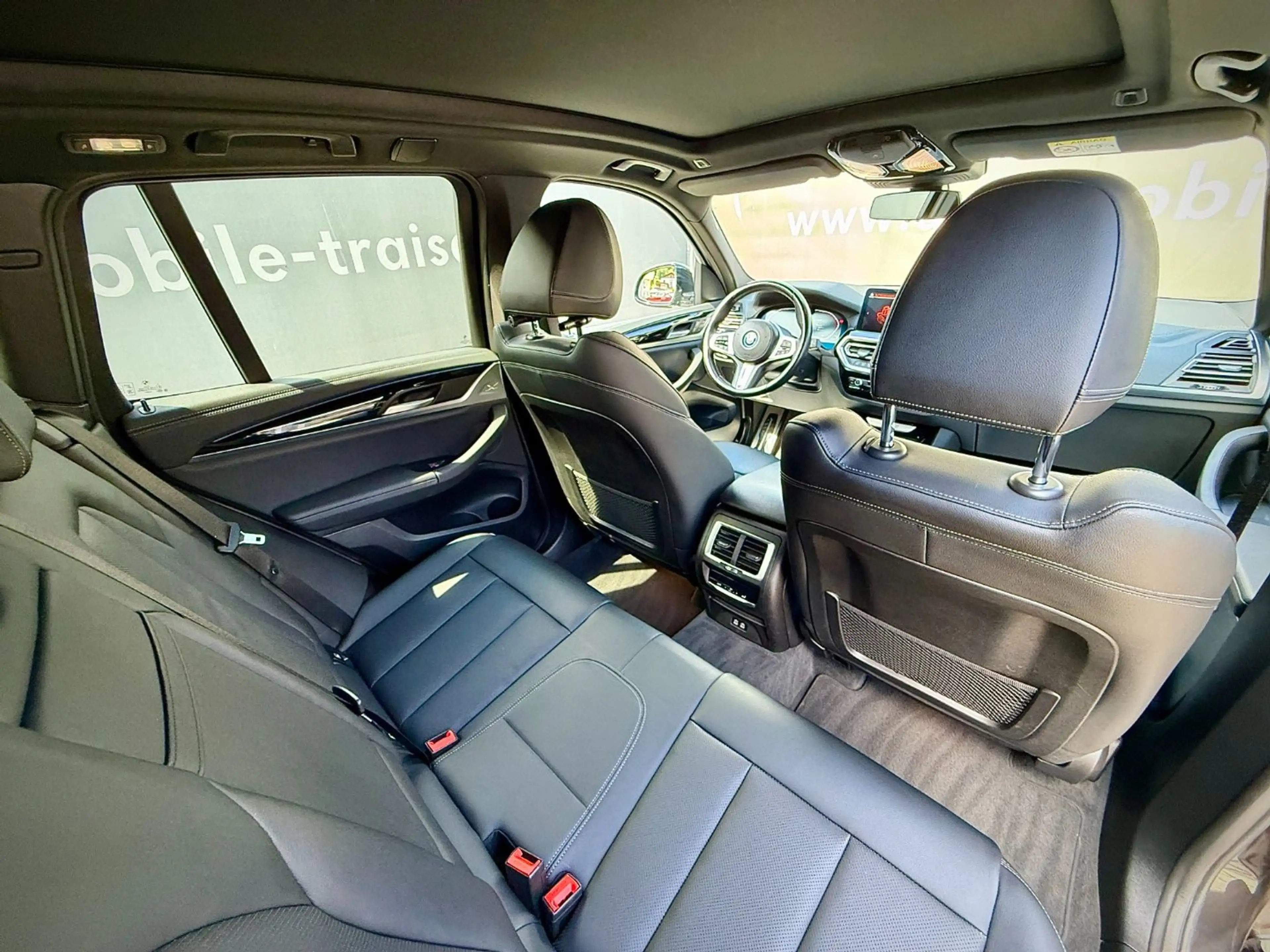 BMW iX3 73,8kWh M-Sport /Panorama/LED/AHV/Kamera — photo 13