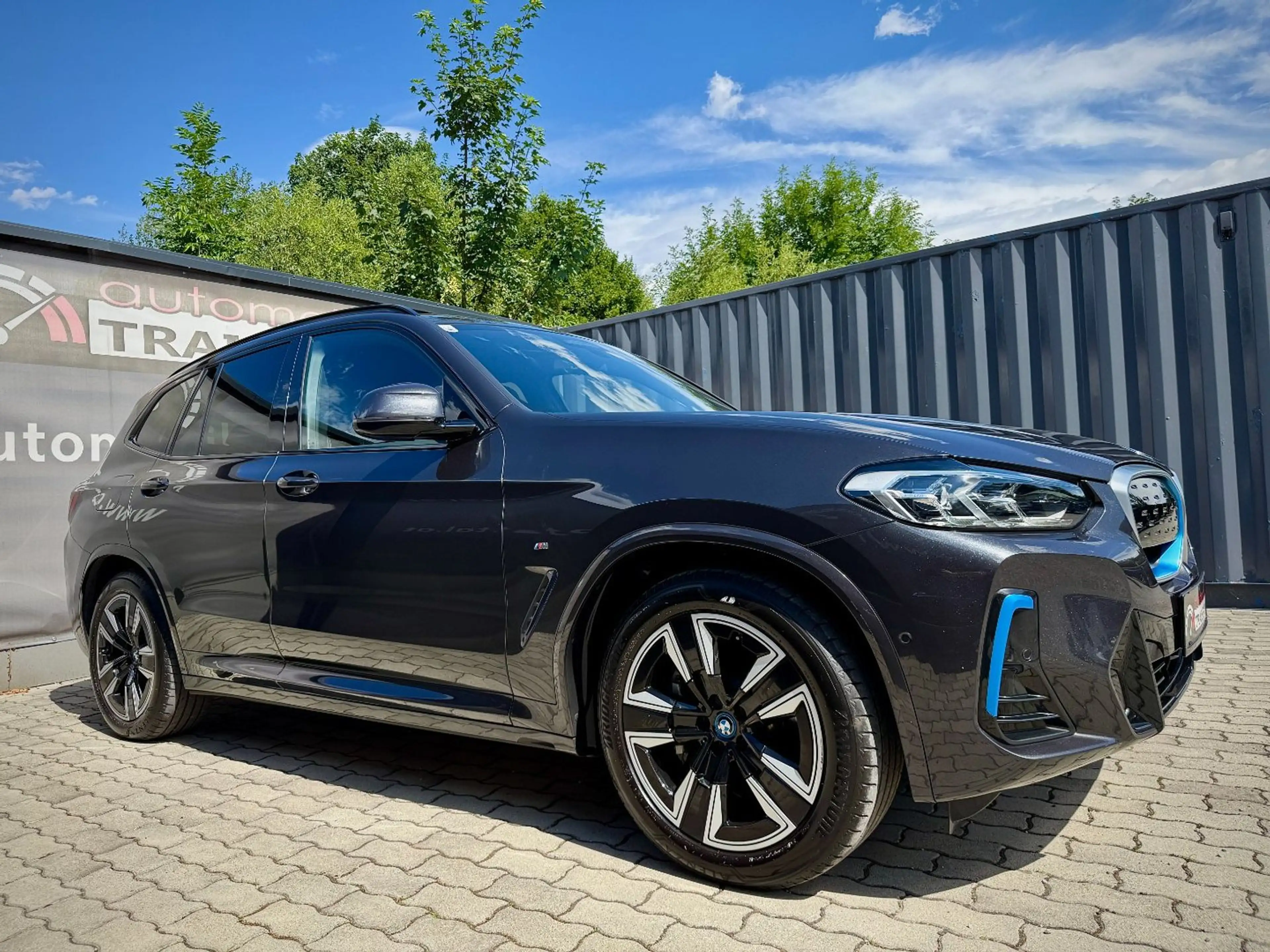 BMW iX3 73,8kWh M-Sport /Panorama/LED/AHV/Kamera — photo 3