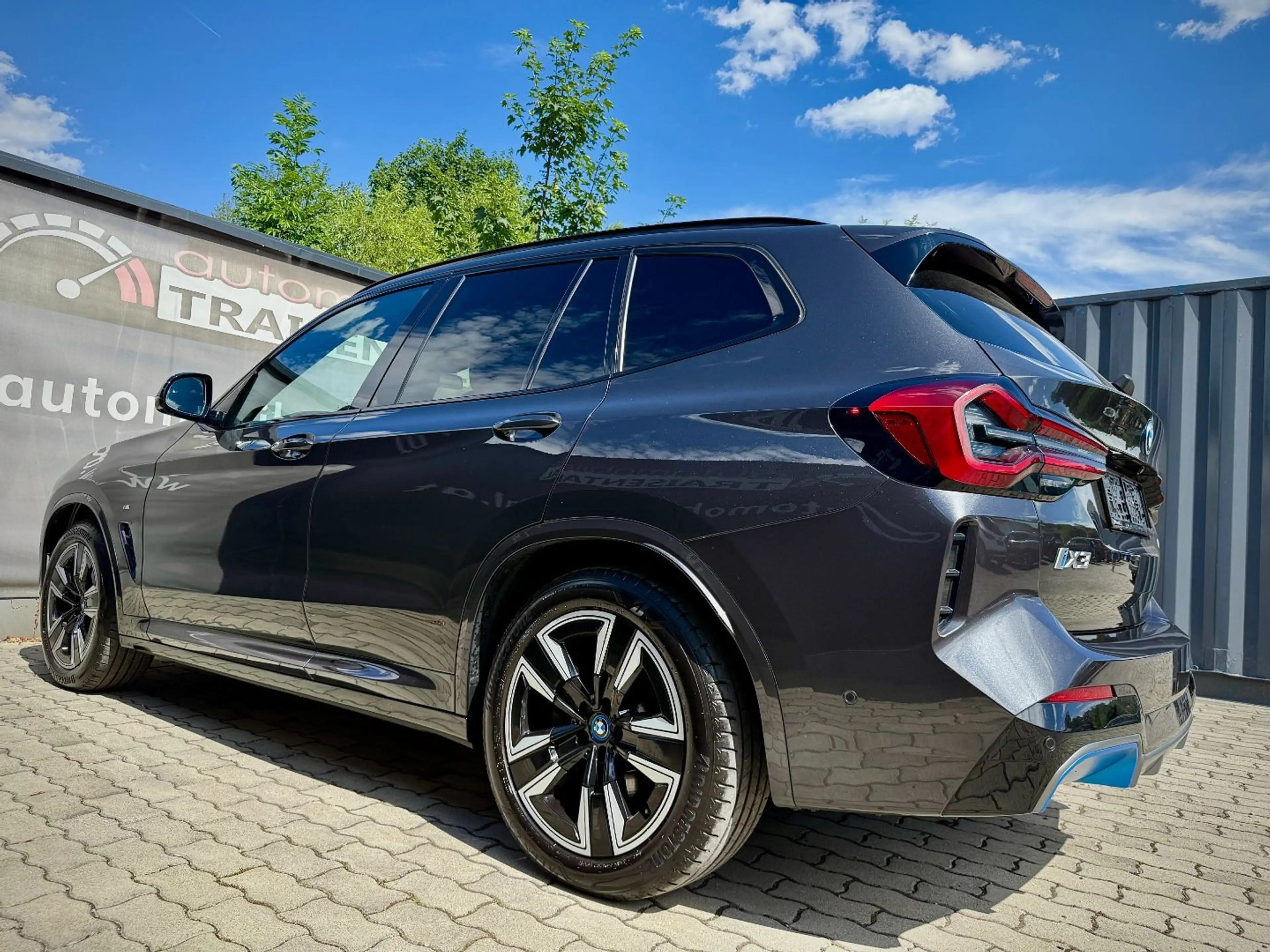 BMW iX3 73,8kWh M-Sport /Panorama/LED/AHV/Kamera — photo 4