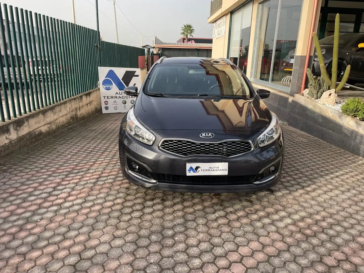 Kia Ceed / cee'd Ceed SW 1.6 crdi Business Class 136cv dct Grigio - 1