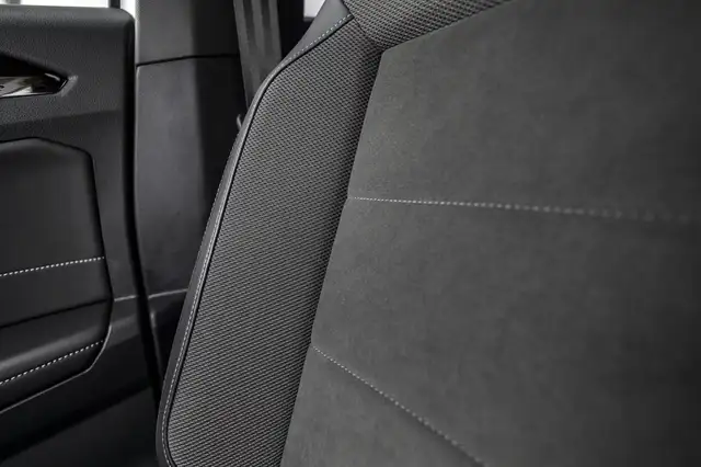 Volkswagen T-Roc view 9
