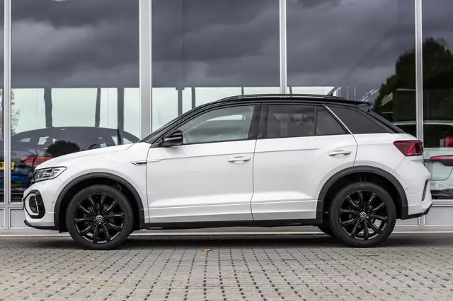Volkswagen T-Roc view 5