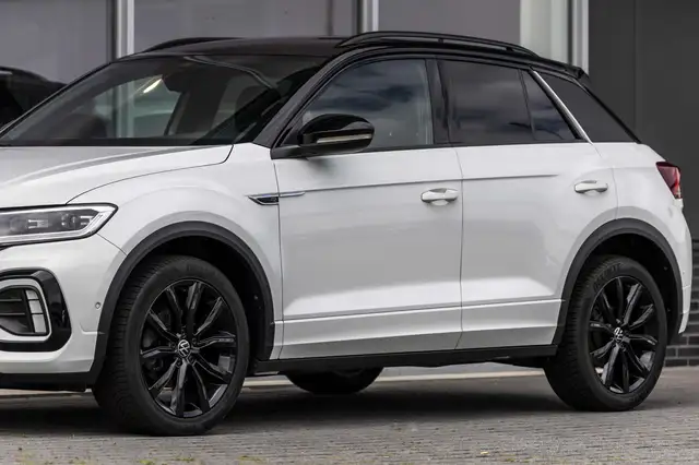 Volkswagen T-Roc view 15
