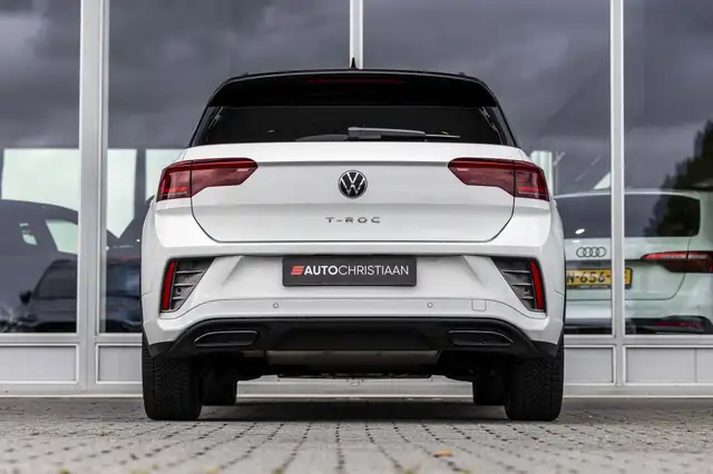 Volkswagen T-Roc view 4