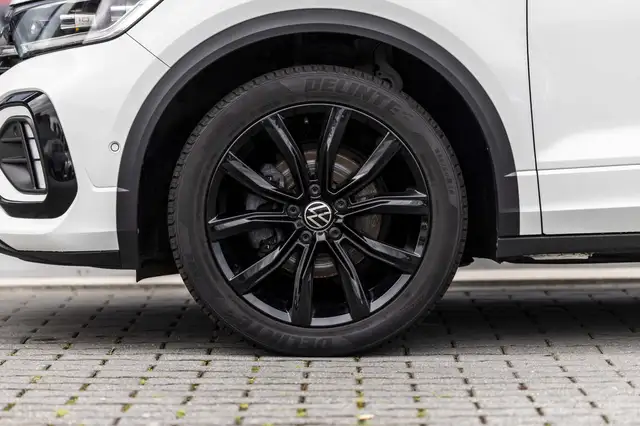 Volkswagen T-Roc view 18