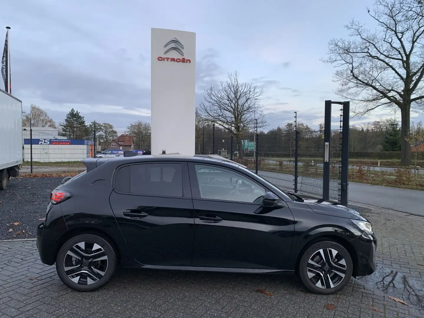 Peugeot 208 1.2 Turbo 100 pk Automaat Allure Negro - 1