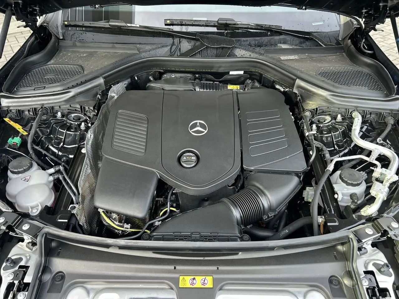 Mercedes-Benz GLC снимка Mercedes-Benz GLC
