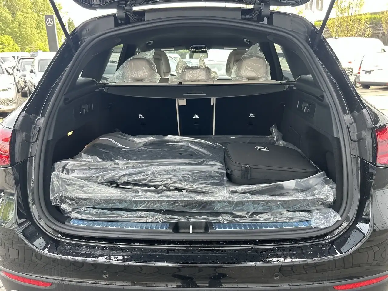 Mercedes-Benz GLC снимка Mercedes-Benz GLC