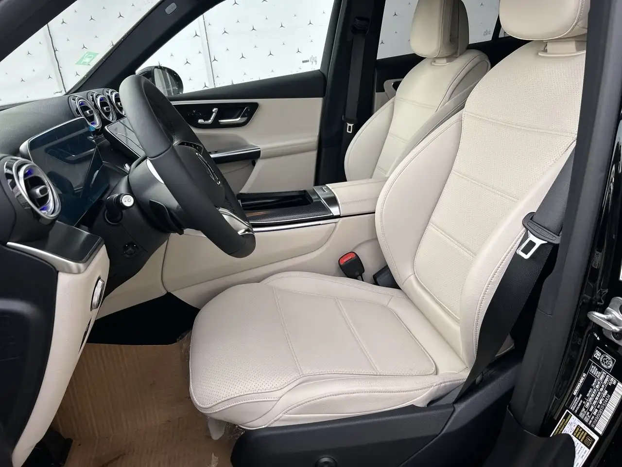 Mercedes-Benz GLC снимка Mercedes-Benz GLC