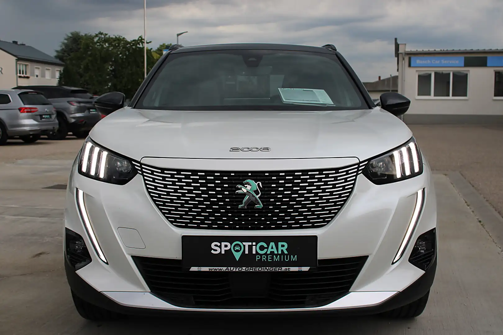 Peugeot e-2008 50kWh GT Weiß - 2