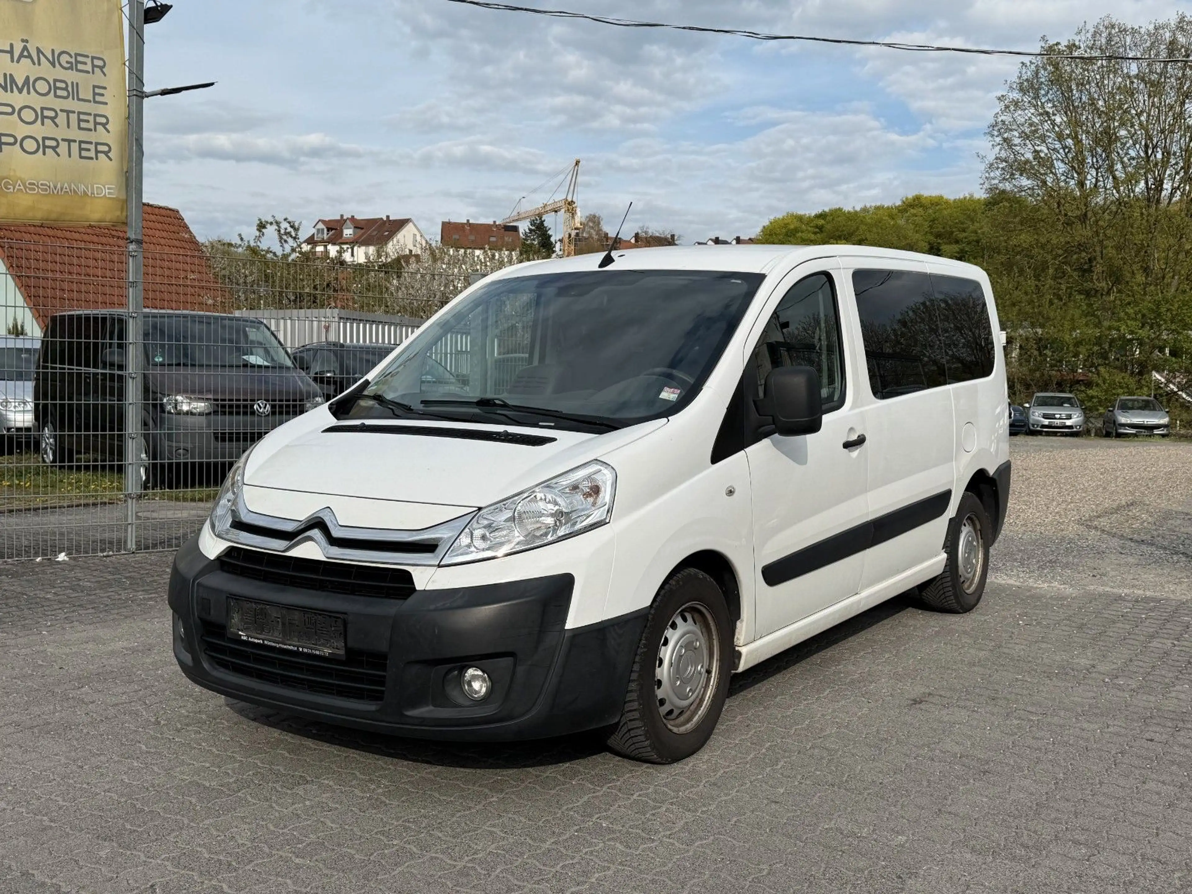 Citroen Jumpy 2.0 HDi 9-SITZE Navi Klima AHK PDC EU5 Tüv