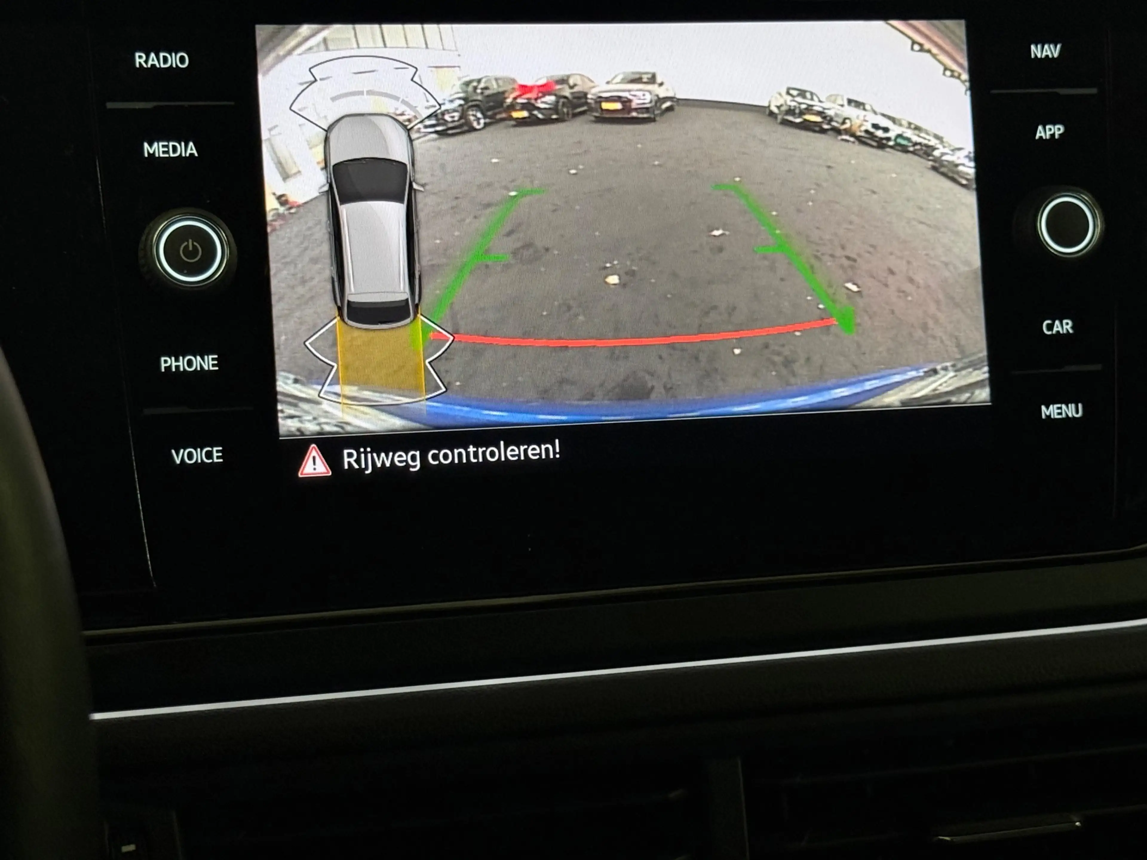 Volkswagen Taigo 1.0 TSI 3 x R-Line Blackpack Pano Keyless Camera 1 — photo 10