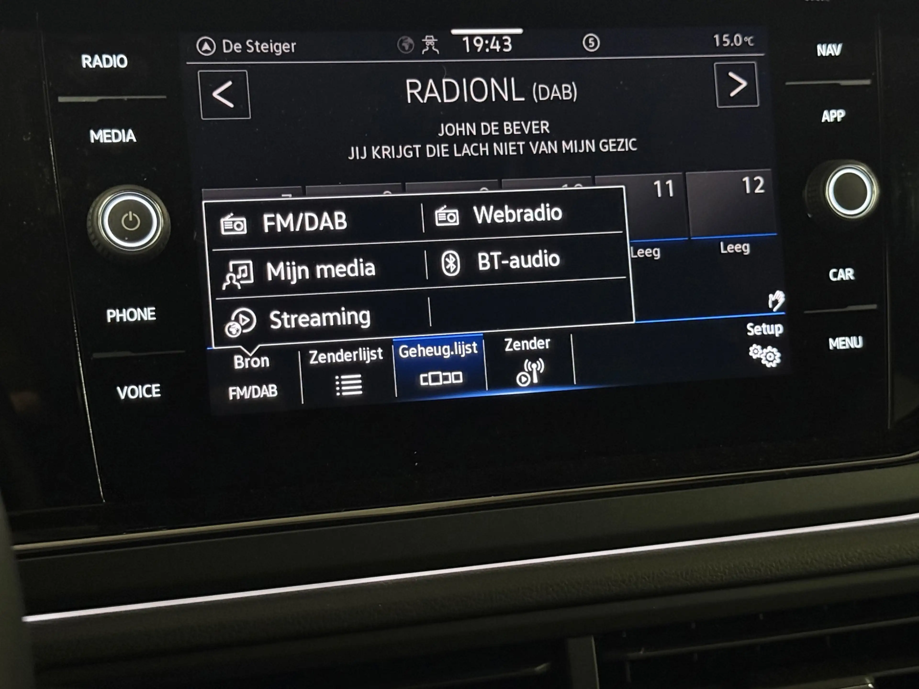 Volkswagen Taigo 1.0 TSI 3 x R-Line Blackpack Pano Keyless Camera 1 — photo 14