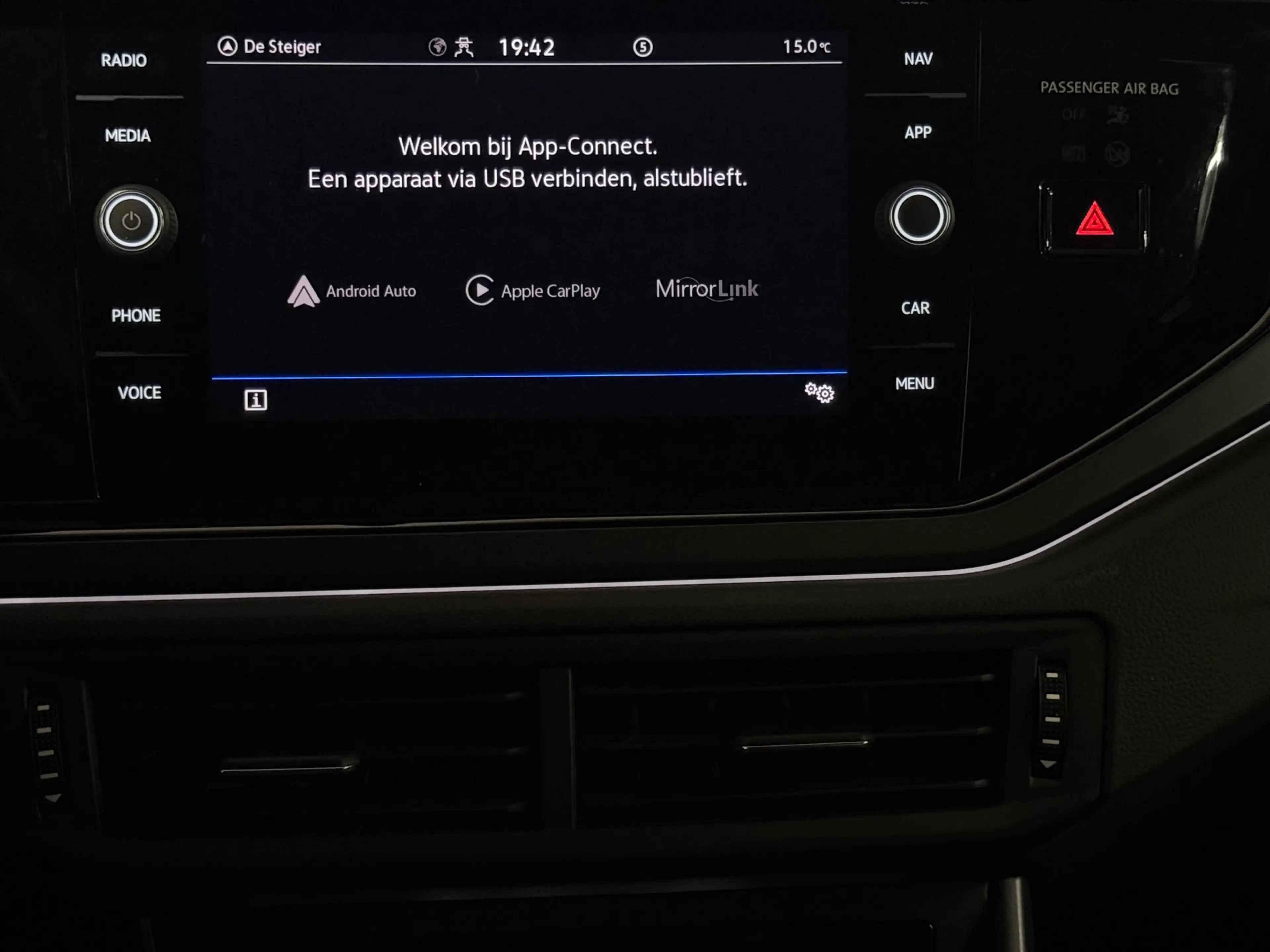 Volkswagen Taigo 1.0 TSI 3 x R-Line Blackpack Pano Keyless Camera 1 — photo 12