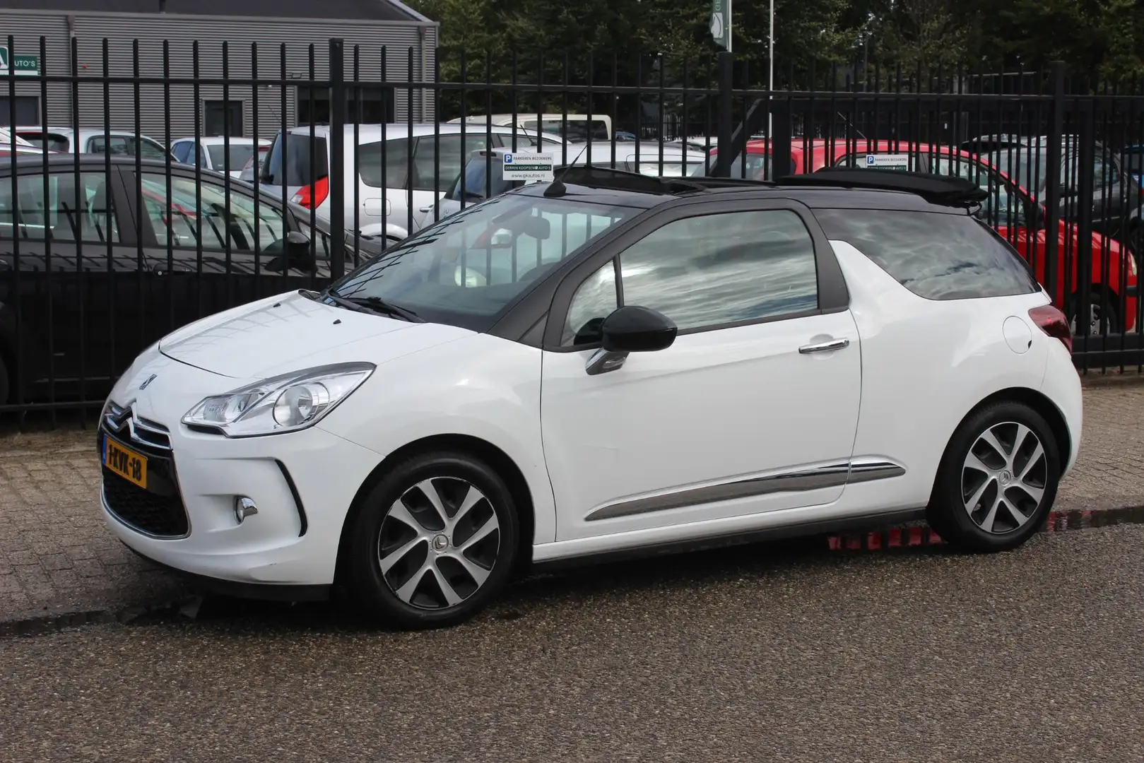 Citroen DS3 Cabrio 1.2 VTi Chic Blanc - 1