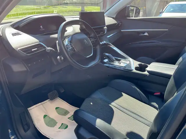 Peugeot 3008 view 6