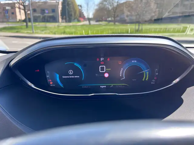 Peugeot 3008 view 13