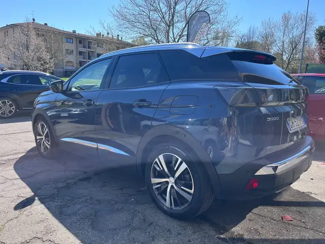 Peugeot 3008 view 4